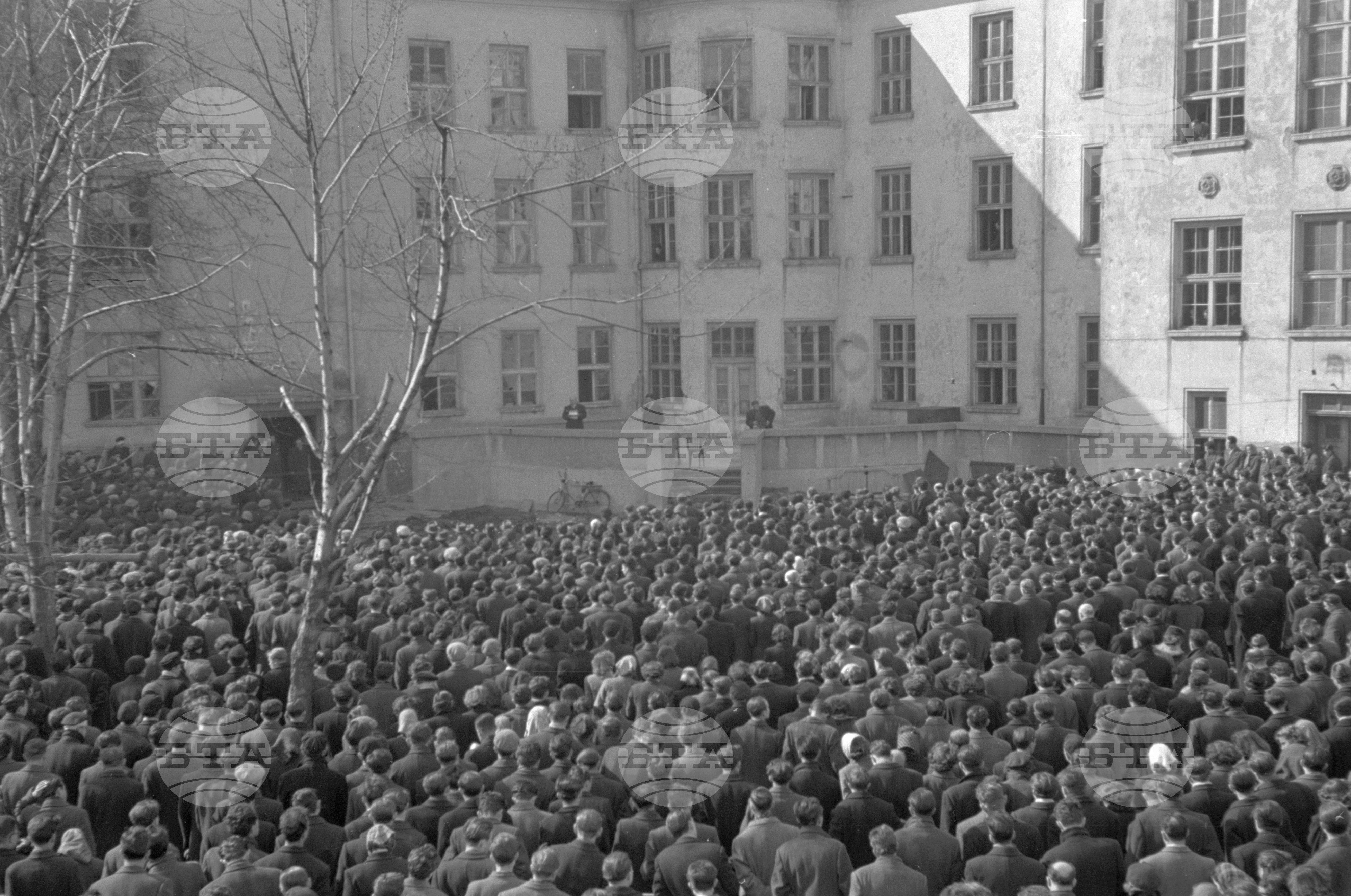 Траурен митинг по случай смъртта на Йосиф Висарионович Сталин