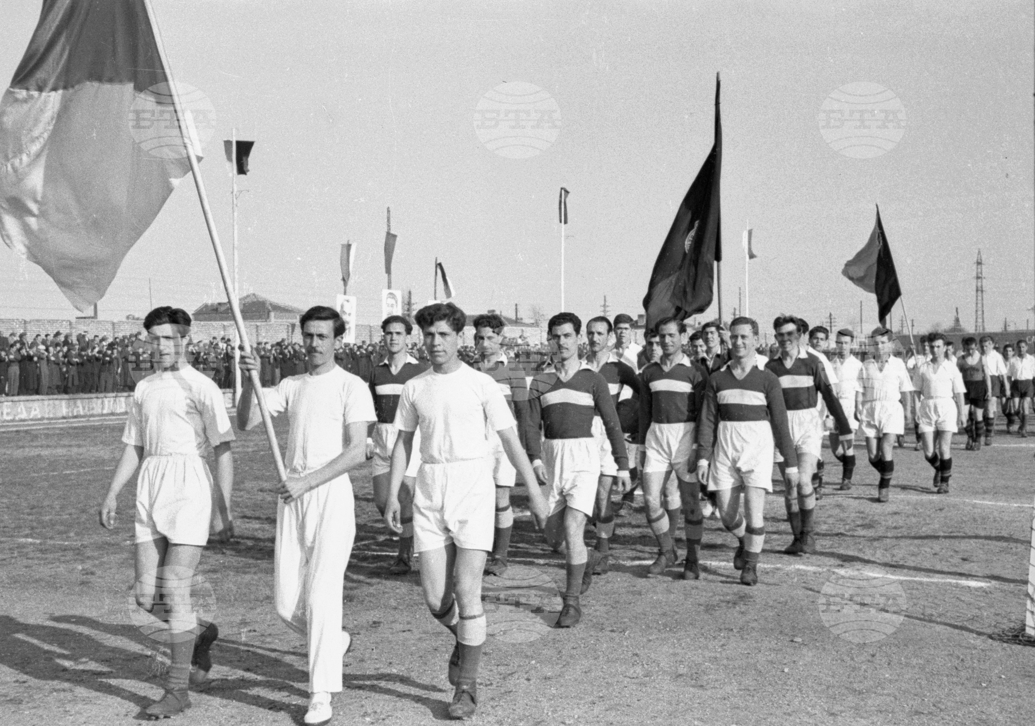 Откриване на футболния сезон за 1951 година