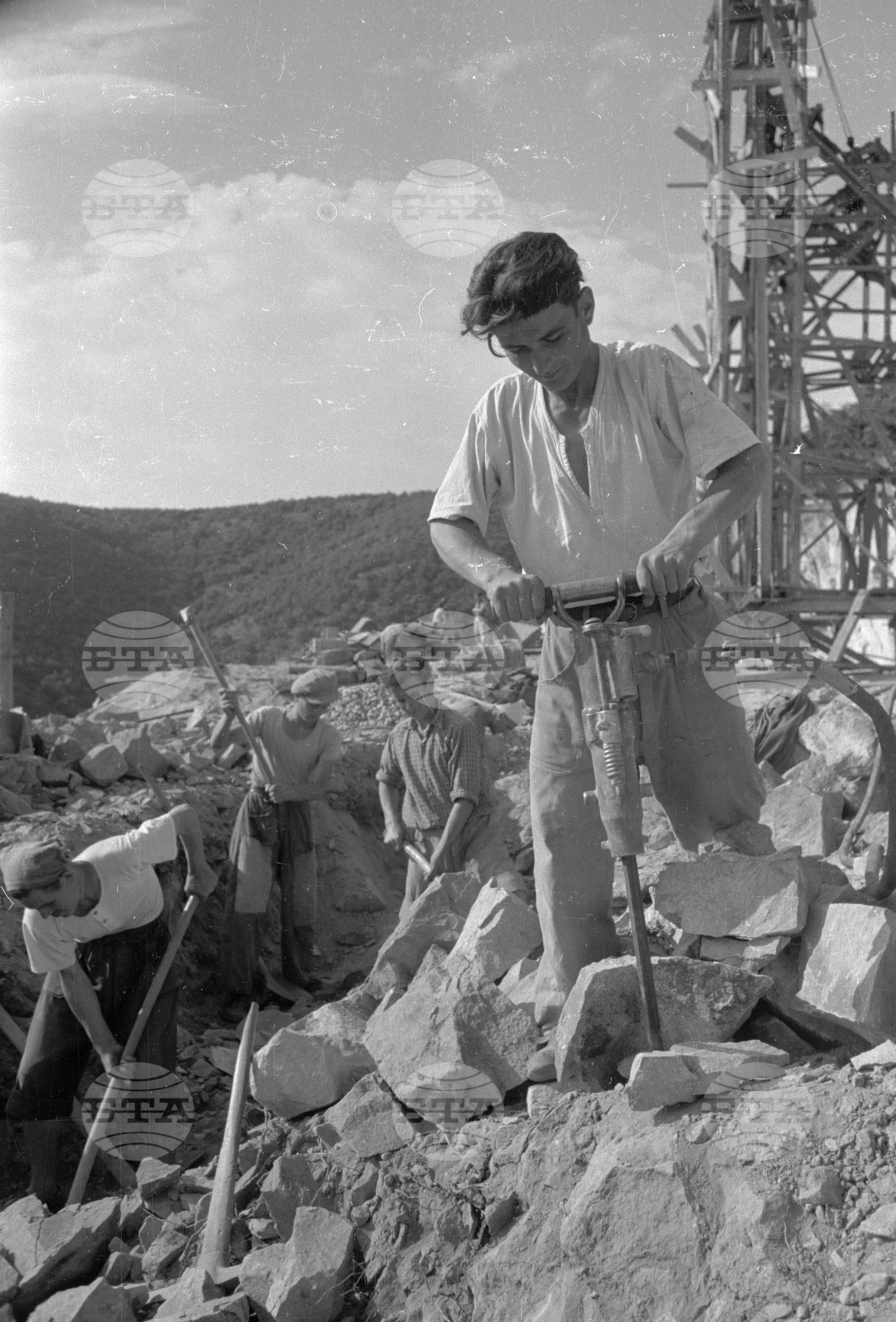 Язовир "Сталин" - снимки от изграждането му през 1952 година
