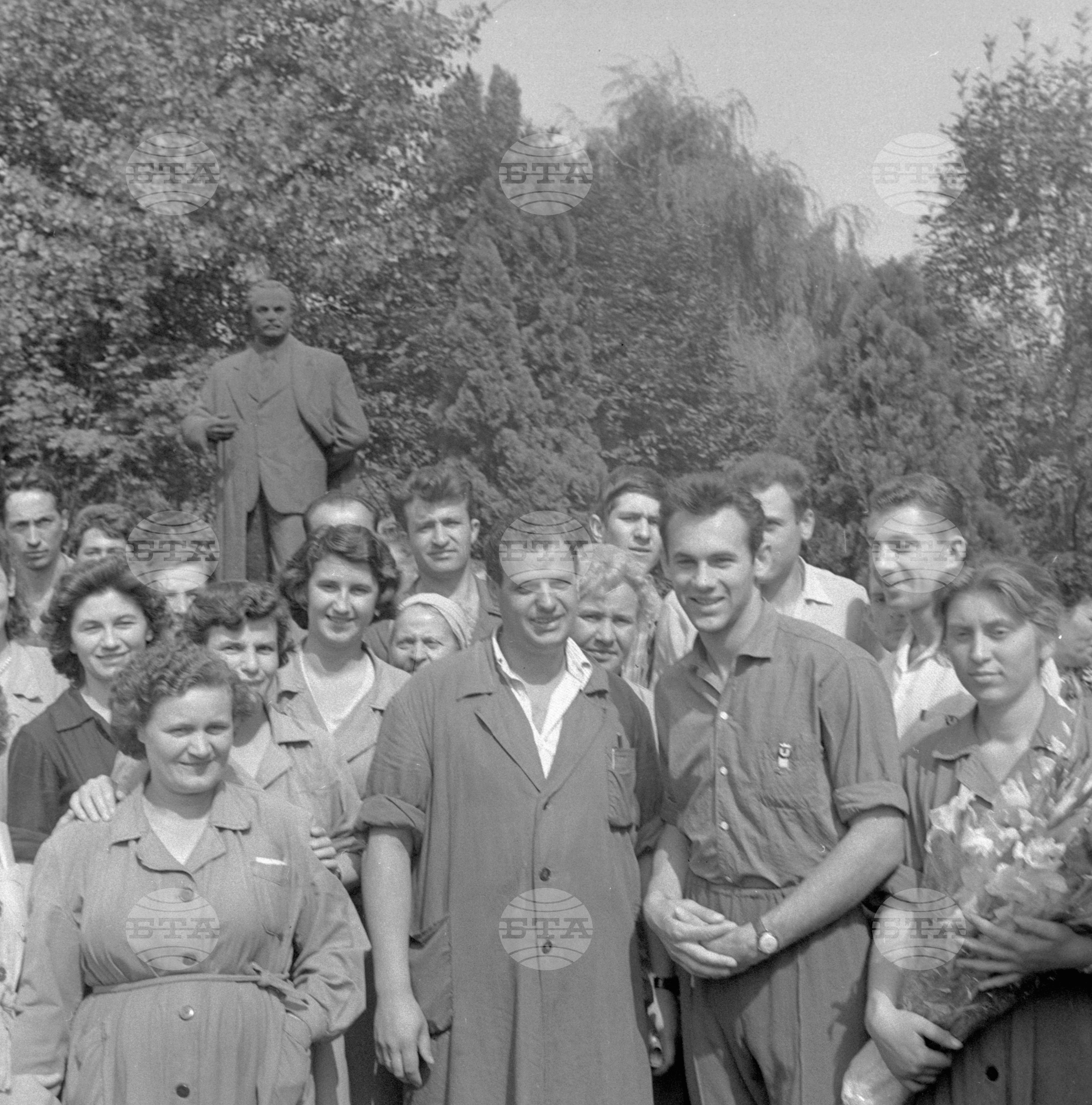 Посещение на Съветската делегация в ЖП завода "Г.Димитров"-София