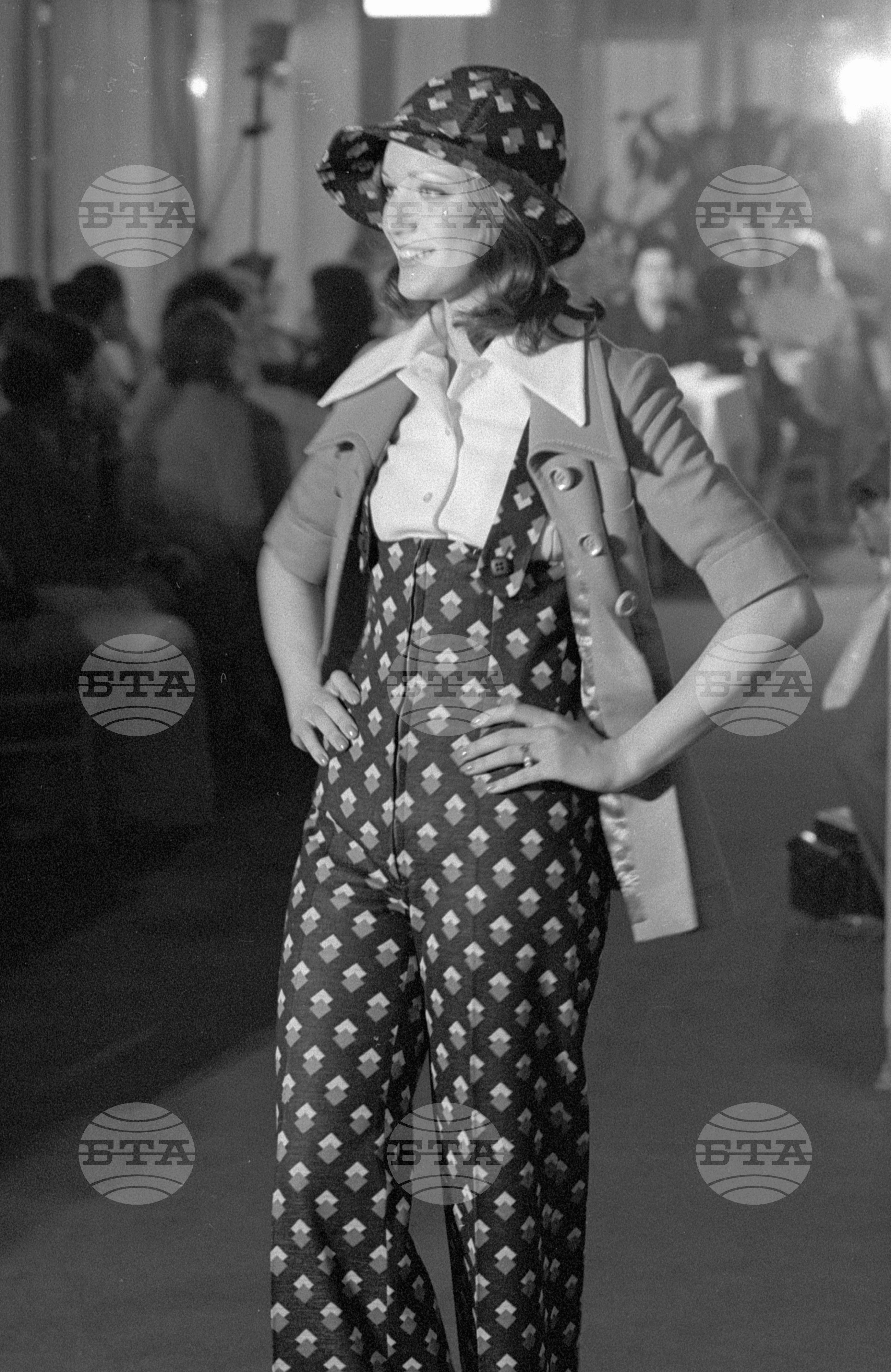 Модели на Центъра за нови стоки и мода (ЦНСМ) сезон 1973-1974 година