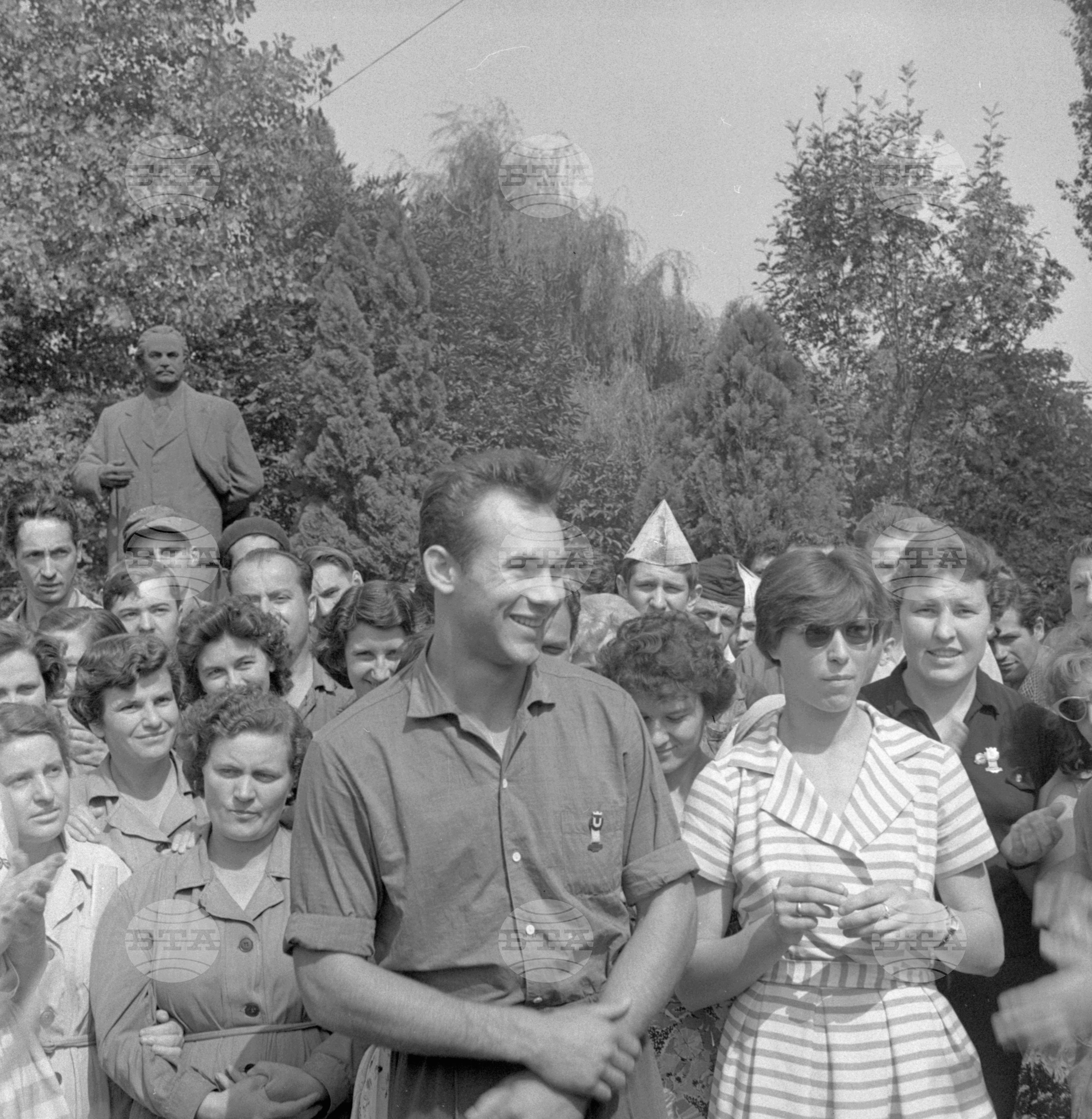 Посещение на Съветската делегация в ЖП завода "Г.Димитров"-София