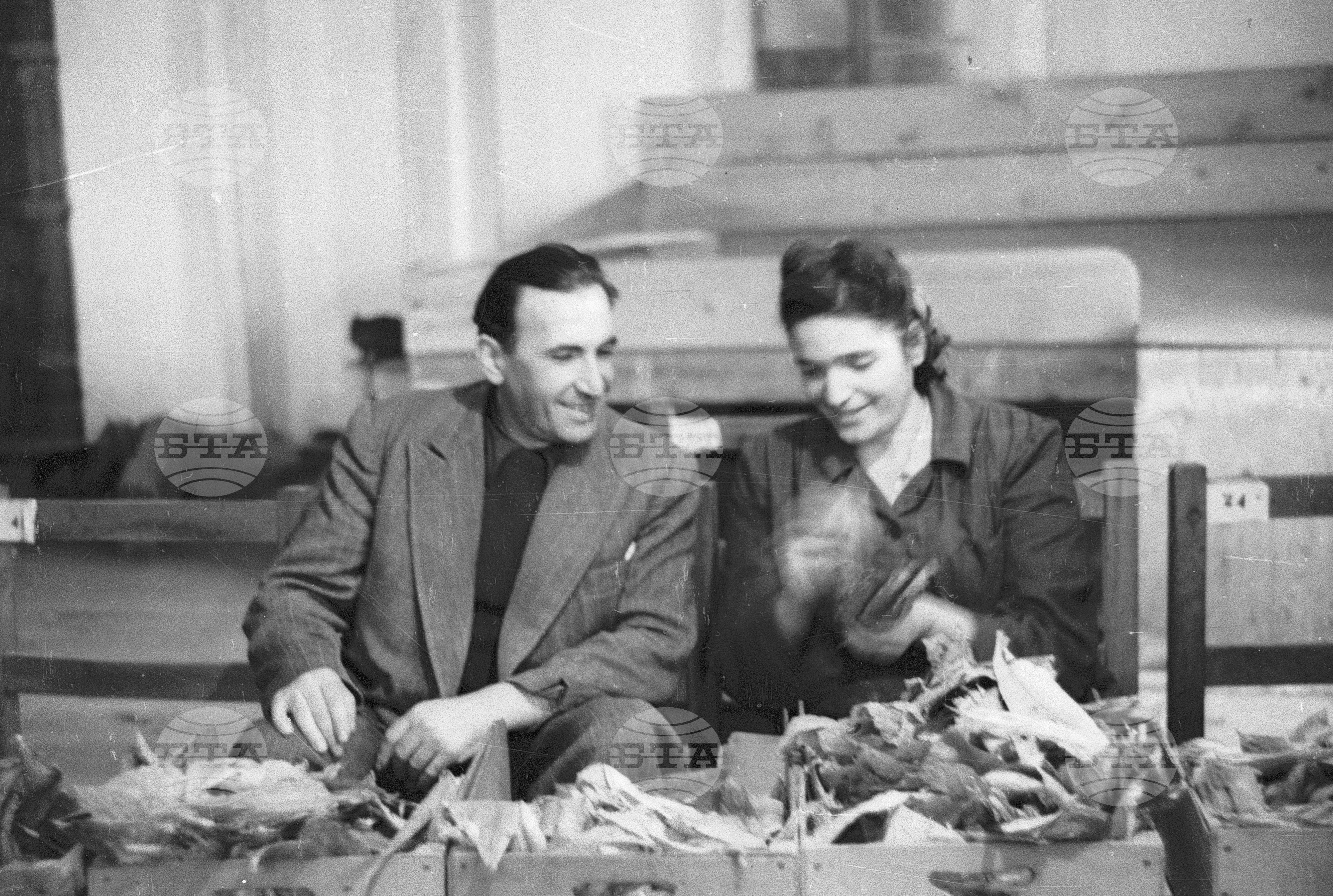 Ирина Боянова предава своя опит, 1951