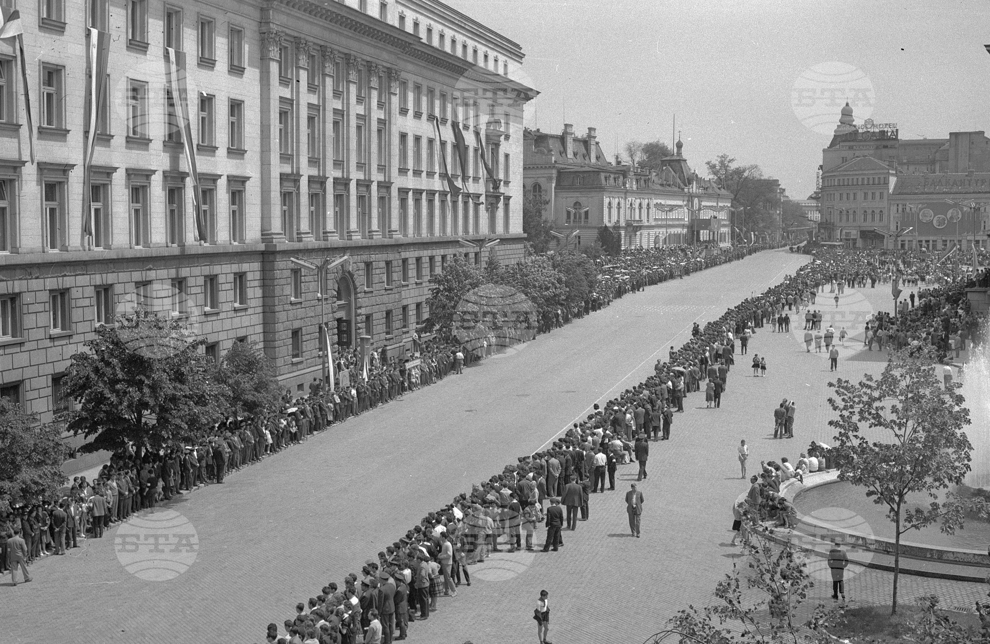 Посрещането на Съветската партийно-правителствена делегация, начело с Н.С. Хрушчов в София