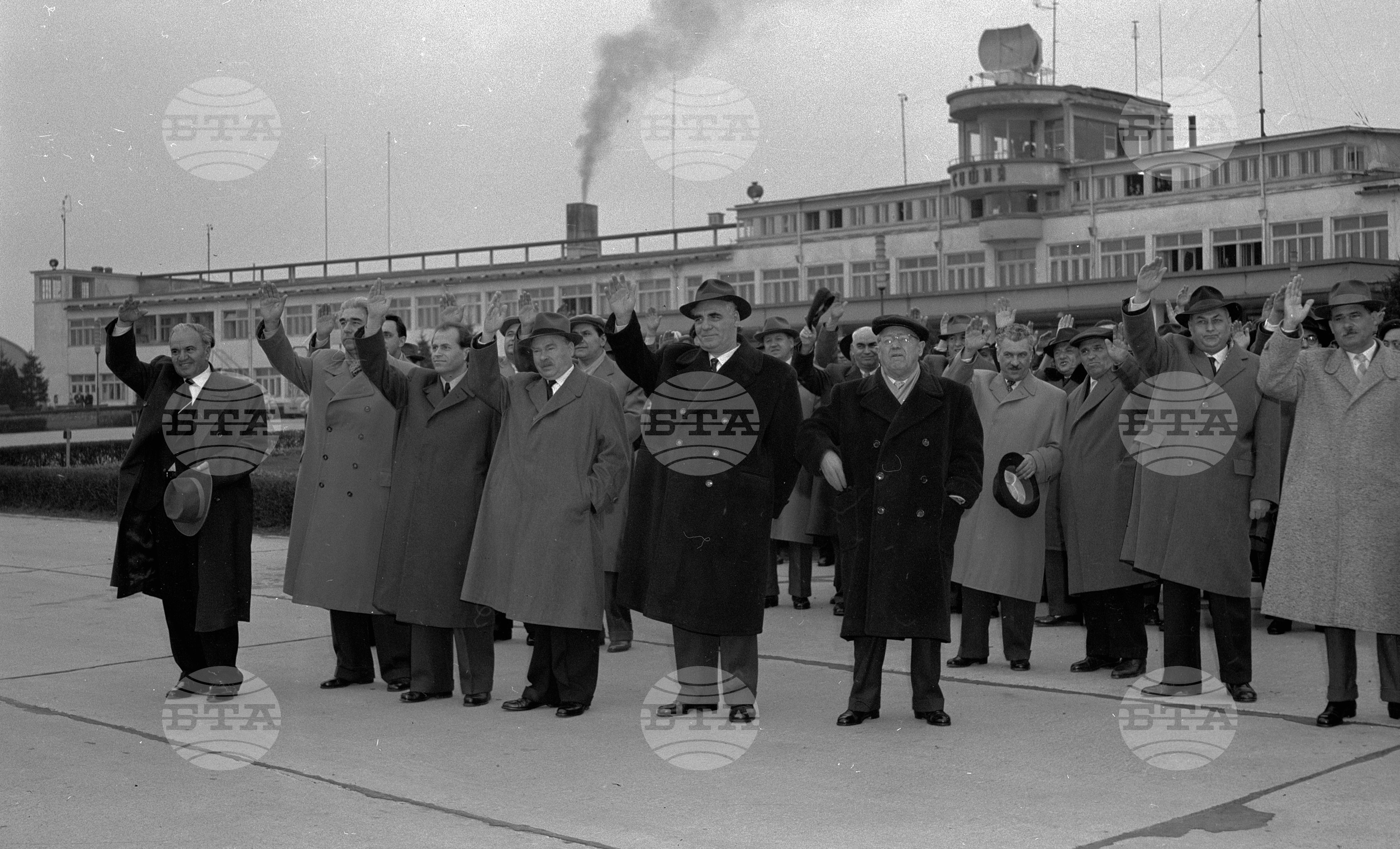 Българска правителствена делегация заминава за Москва, за да участва в заседанията на политическия консултативен комитет на държавите-участнички във Варшавския договор