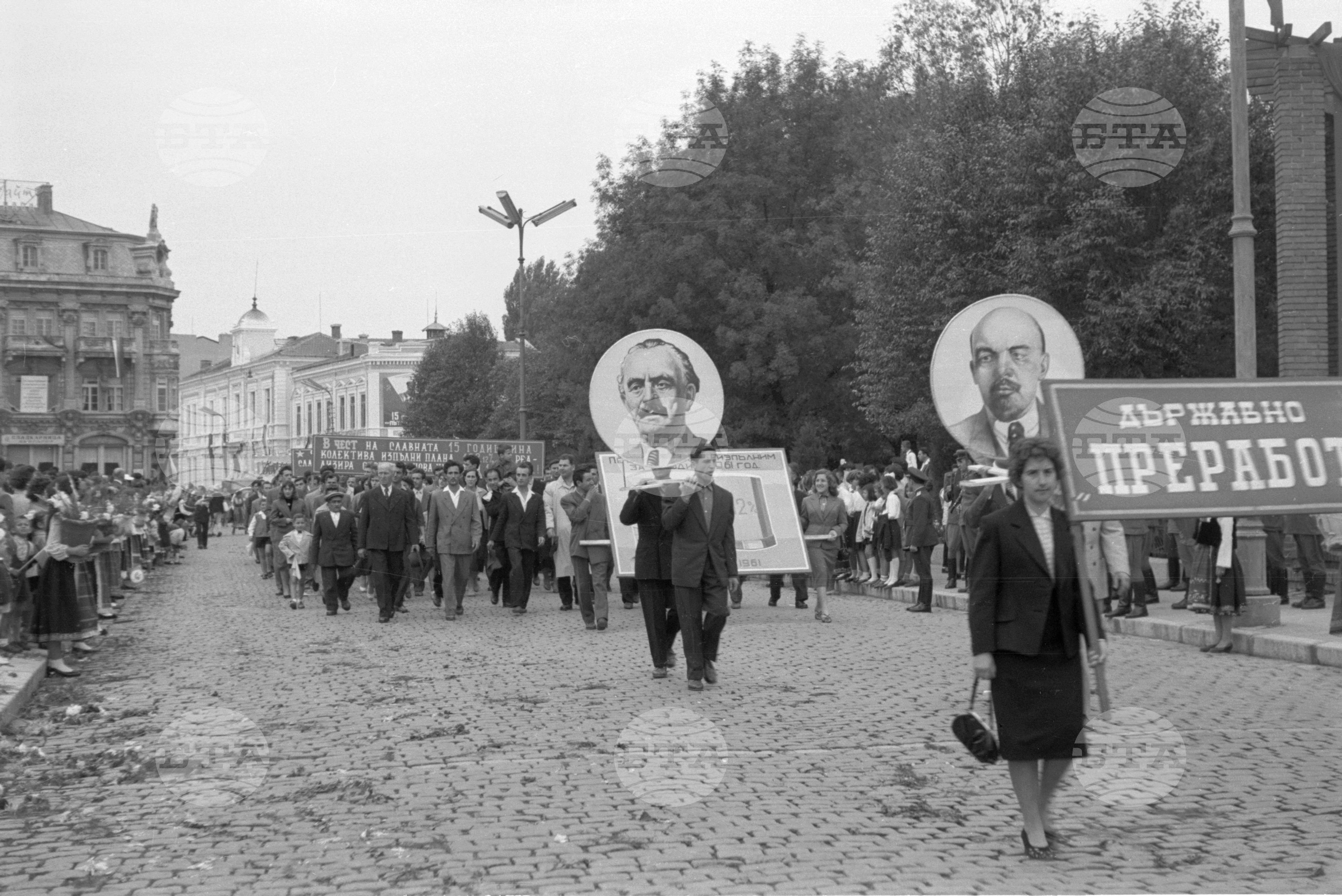 Деветосептемврийската манифестация на трудещите се в град Русе