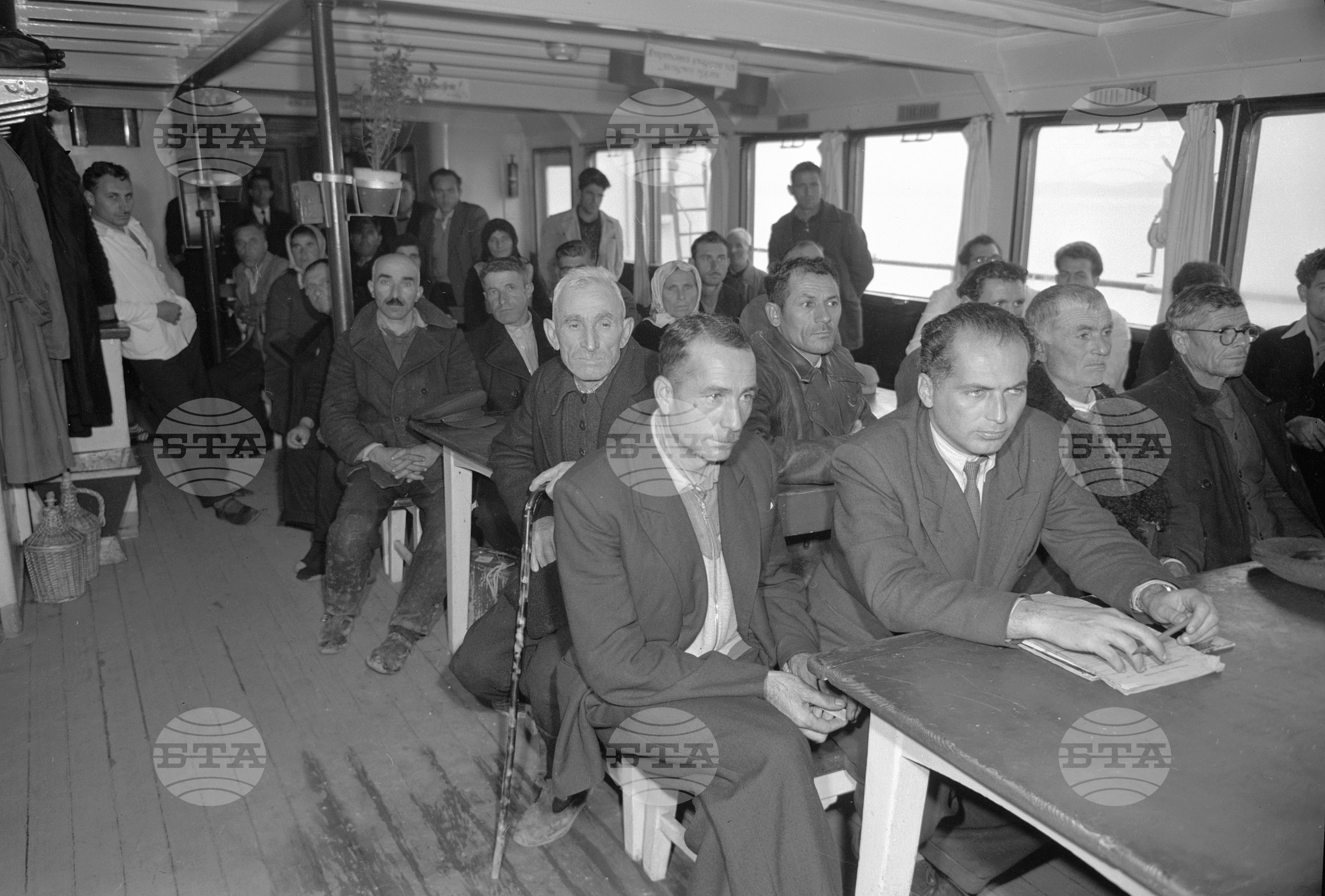 Моряците честват 40-годишнината на Великата октомврийска социалистическа революция