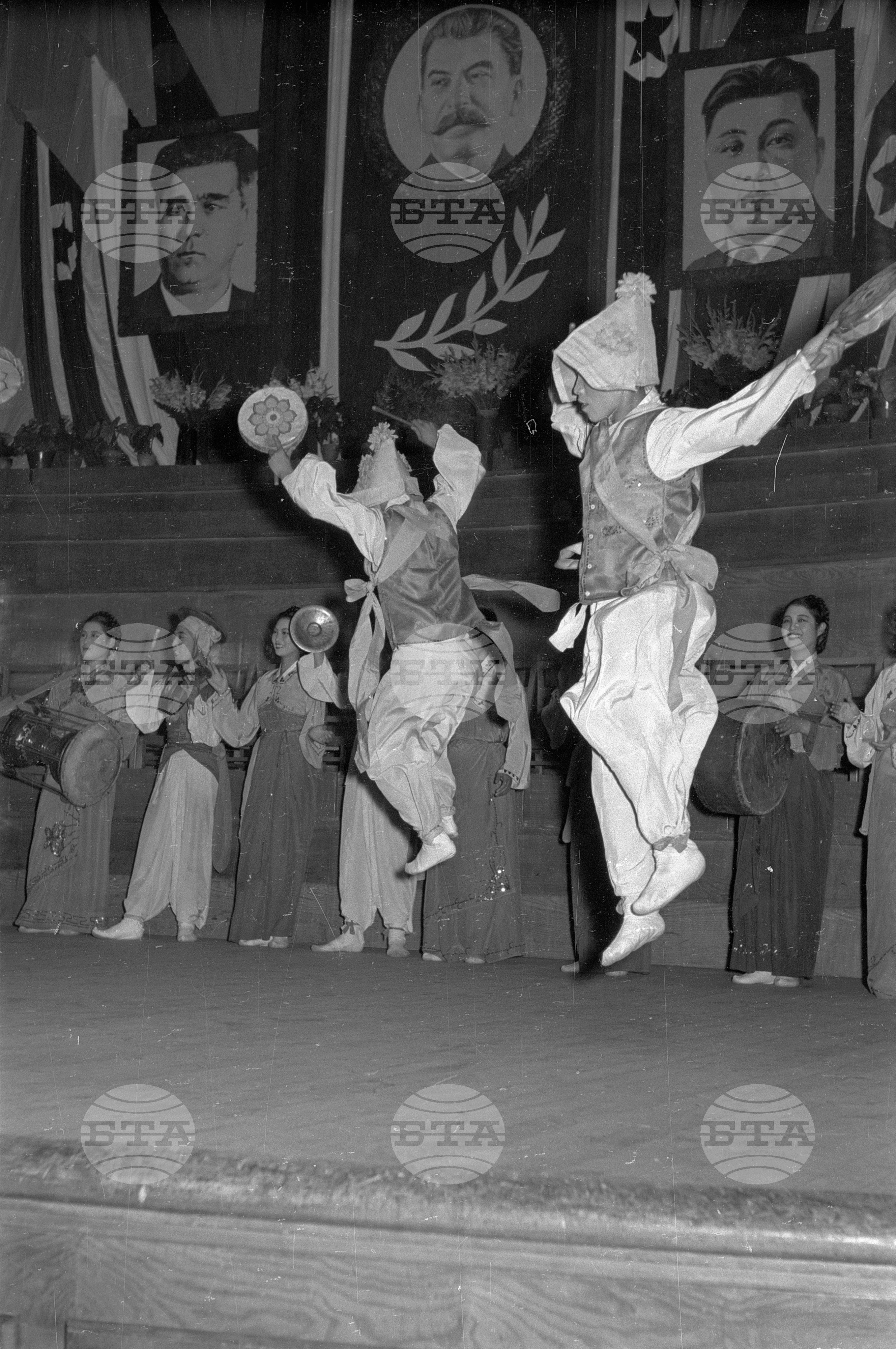 Ансамбъл за песни и танци при Корейската народна армия в България - 1953 година