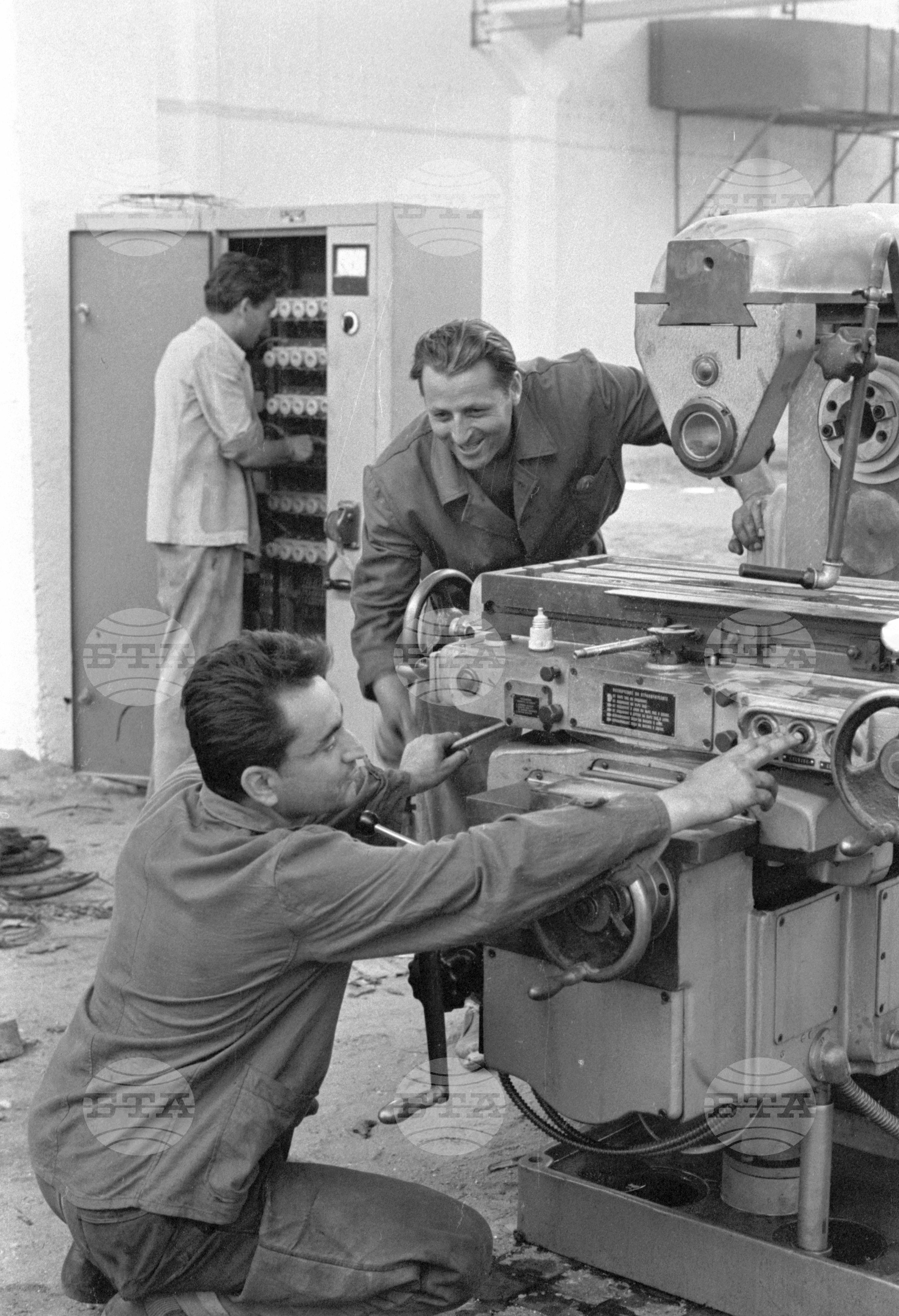 Предпускови дни на Кремиковския металургичен комбинат