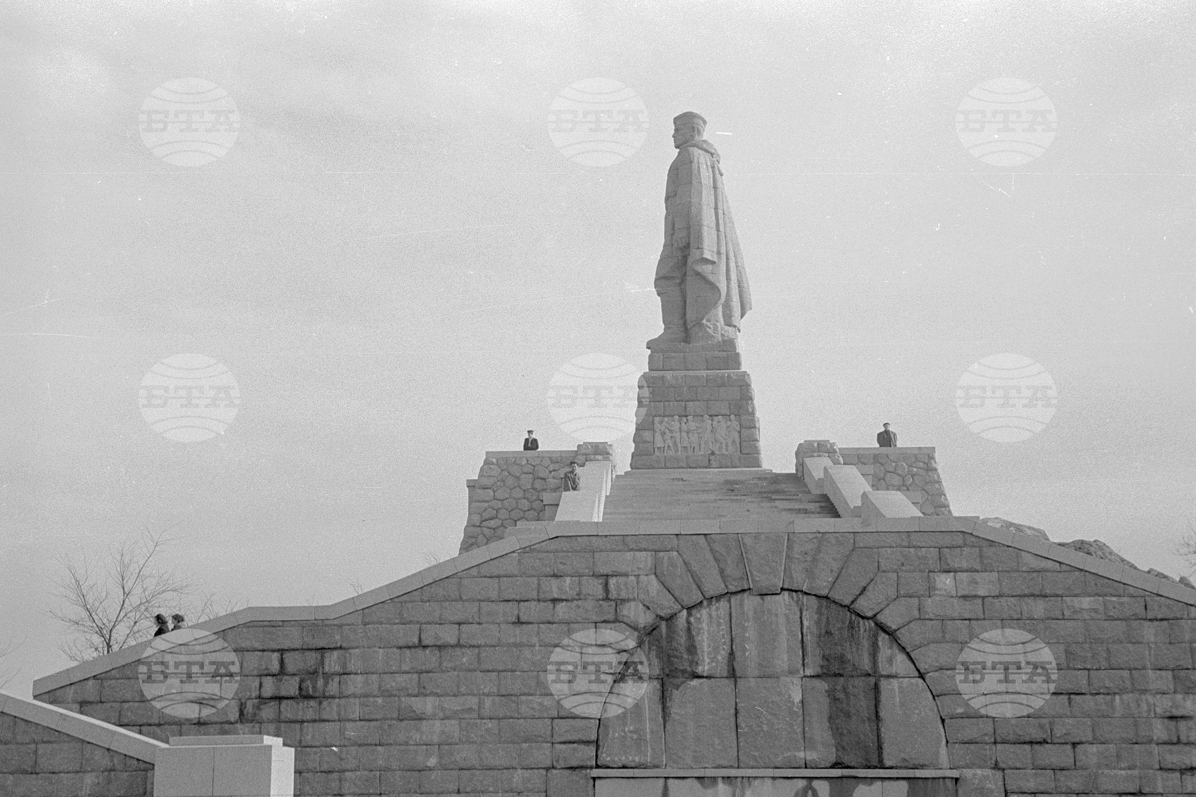 Пребиваването на чуждестранните делегати- гости на Националния съвет на Отечествения Фронт