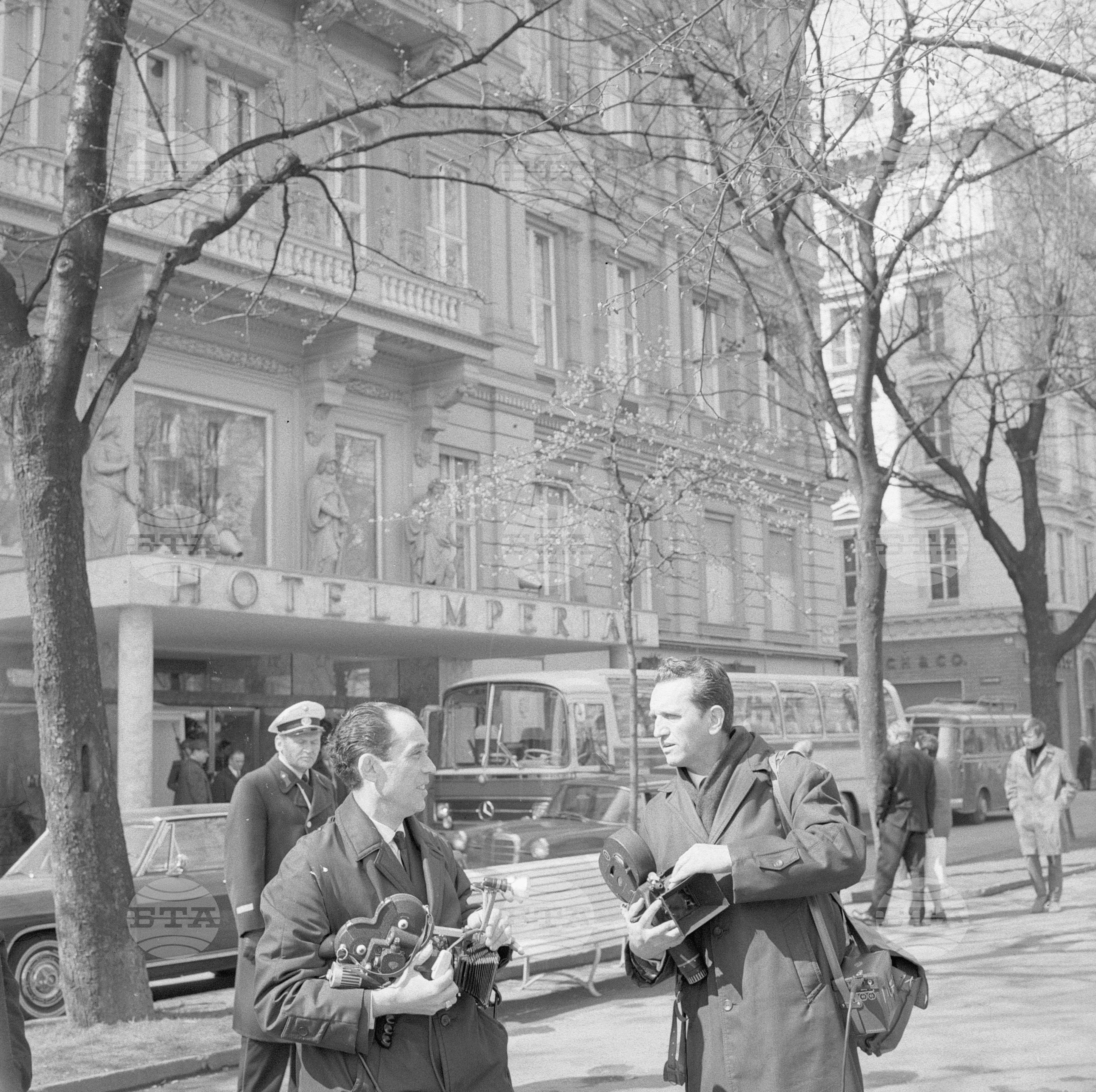 По време на разглеждането на нова Виена