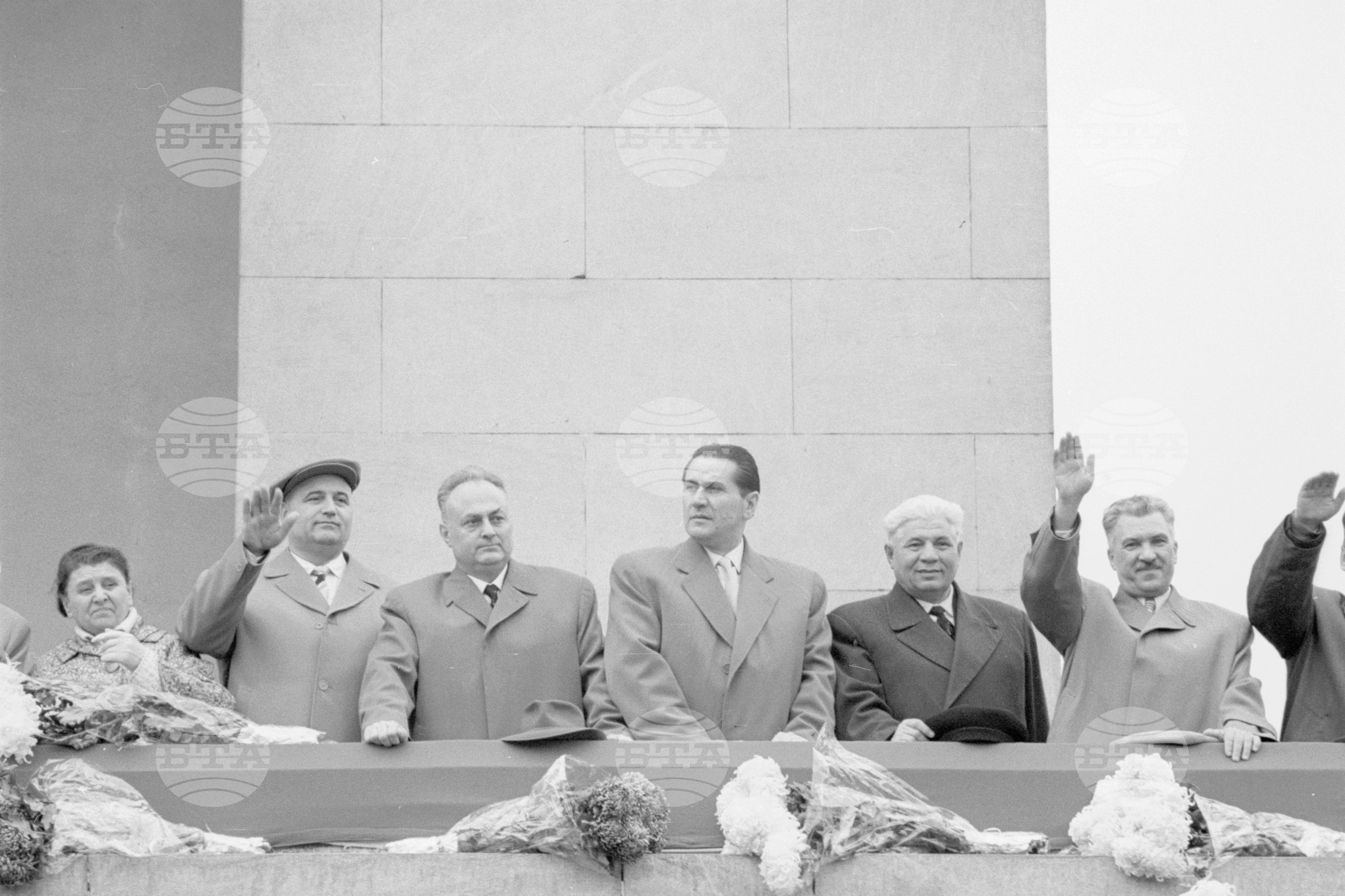 Възторжена манифестация на софийските трудещи се по случай 45-годишнината на Великата октомврийска социалистическа революция част 2