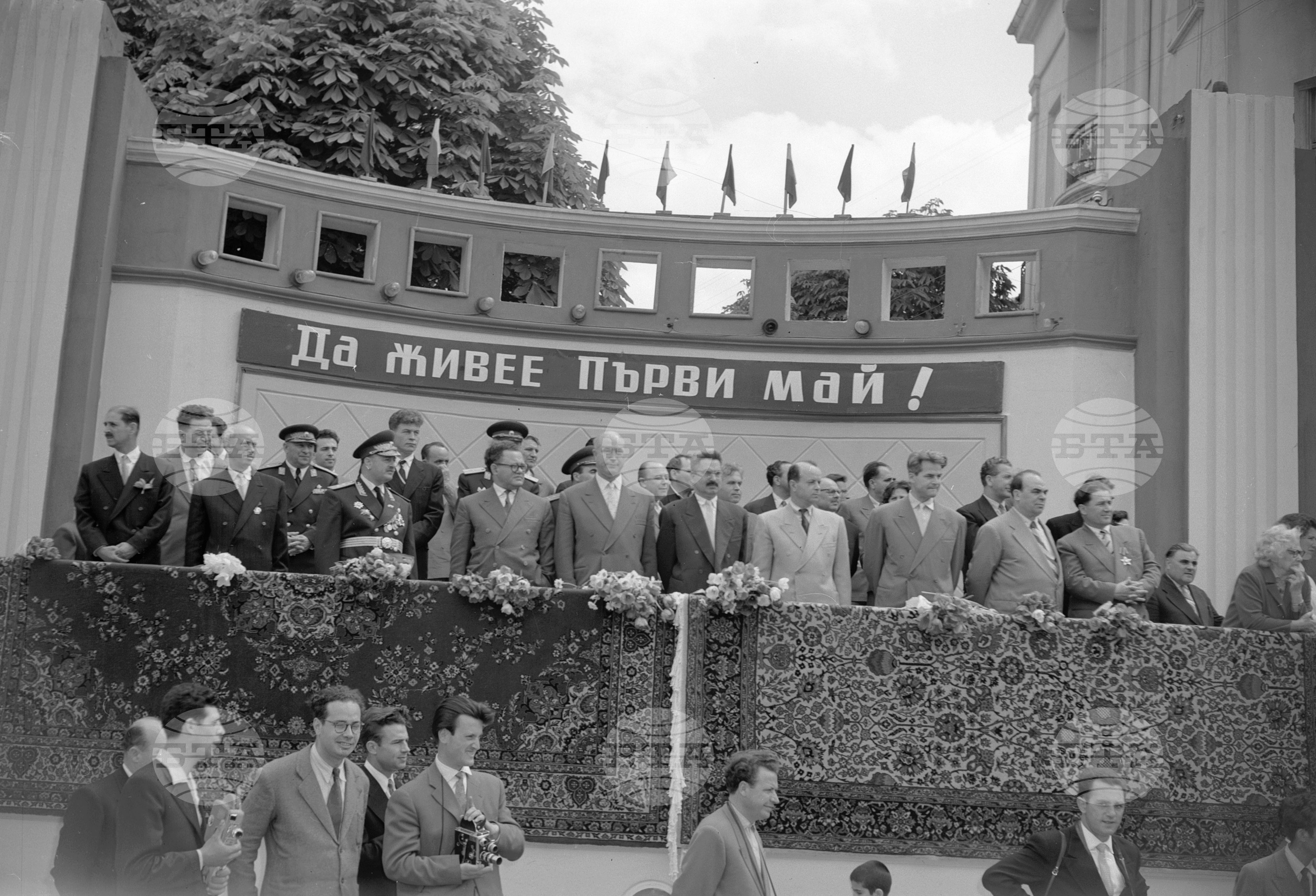 Величествената първомайска манифестация на трудещите се в Пловдив (1961) част 3