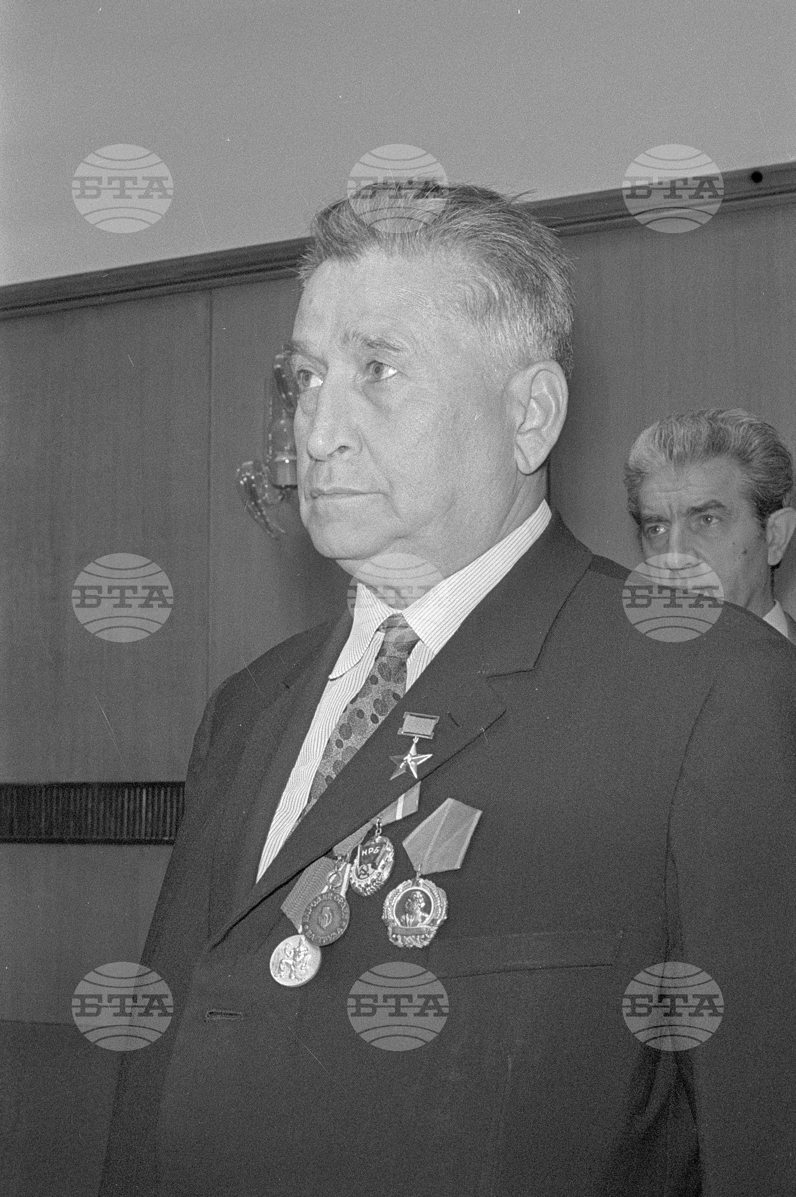 Награждаване на герои на социалистическия труд и с орден "Георги Димитров" в Президиума на Народното събрание