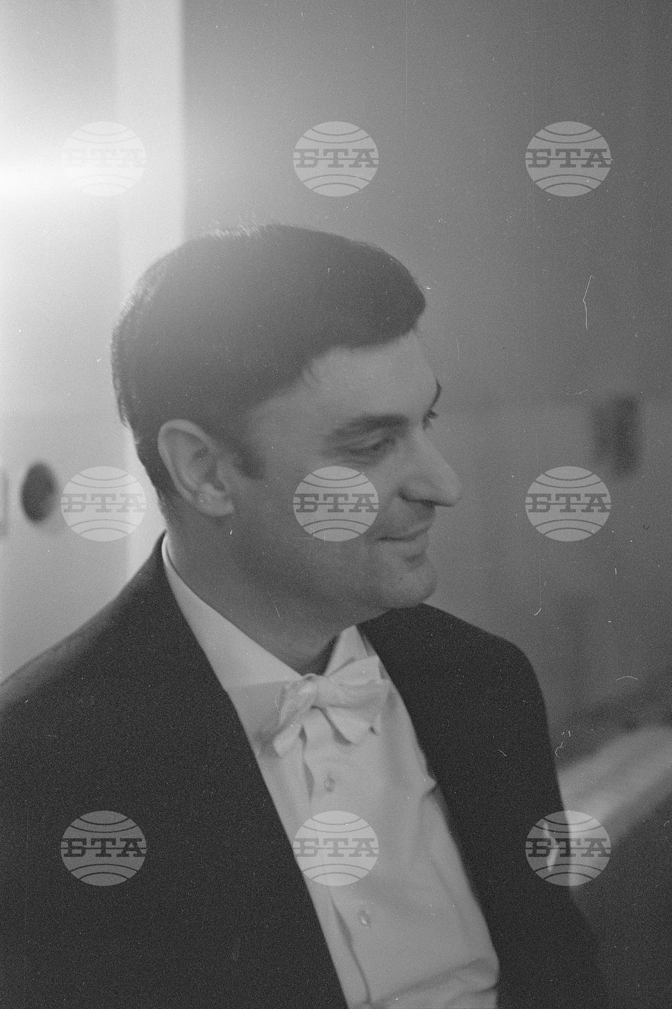 Гяуров, Гюзелев, Бодуров, Юлия Винер и други