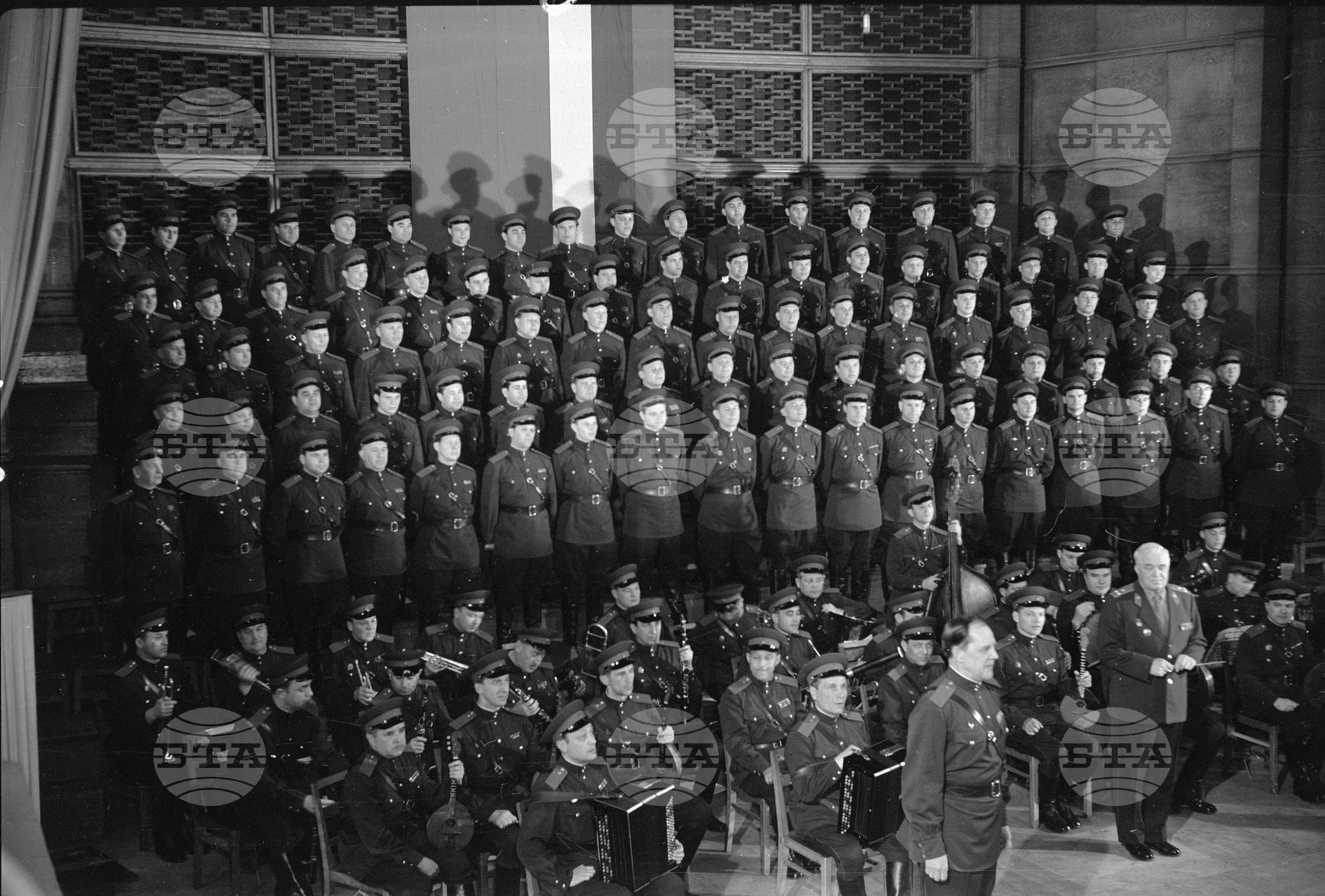 Първият спектакъл на ансамбъла за песни и танци на Съветската армия "А. Д. Александров"
