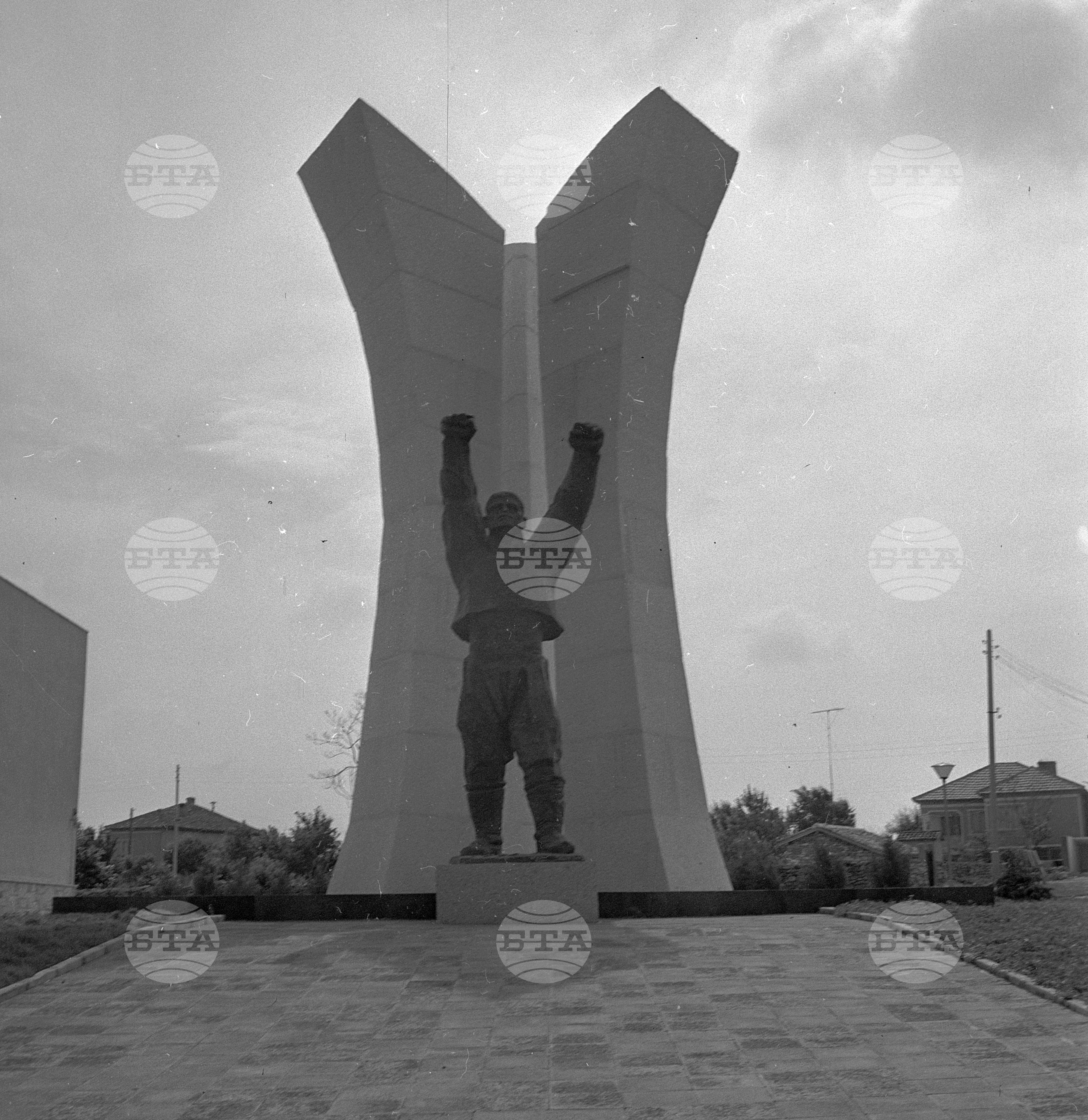 Паметник по случай 70-годишнината от Селското въстание в Дуранкулак и Шабла
