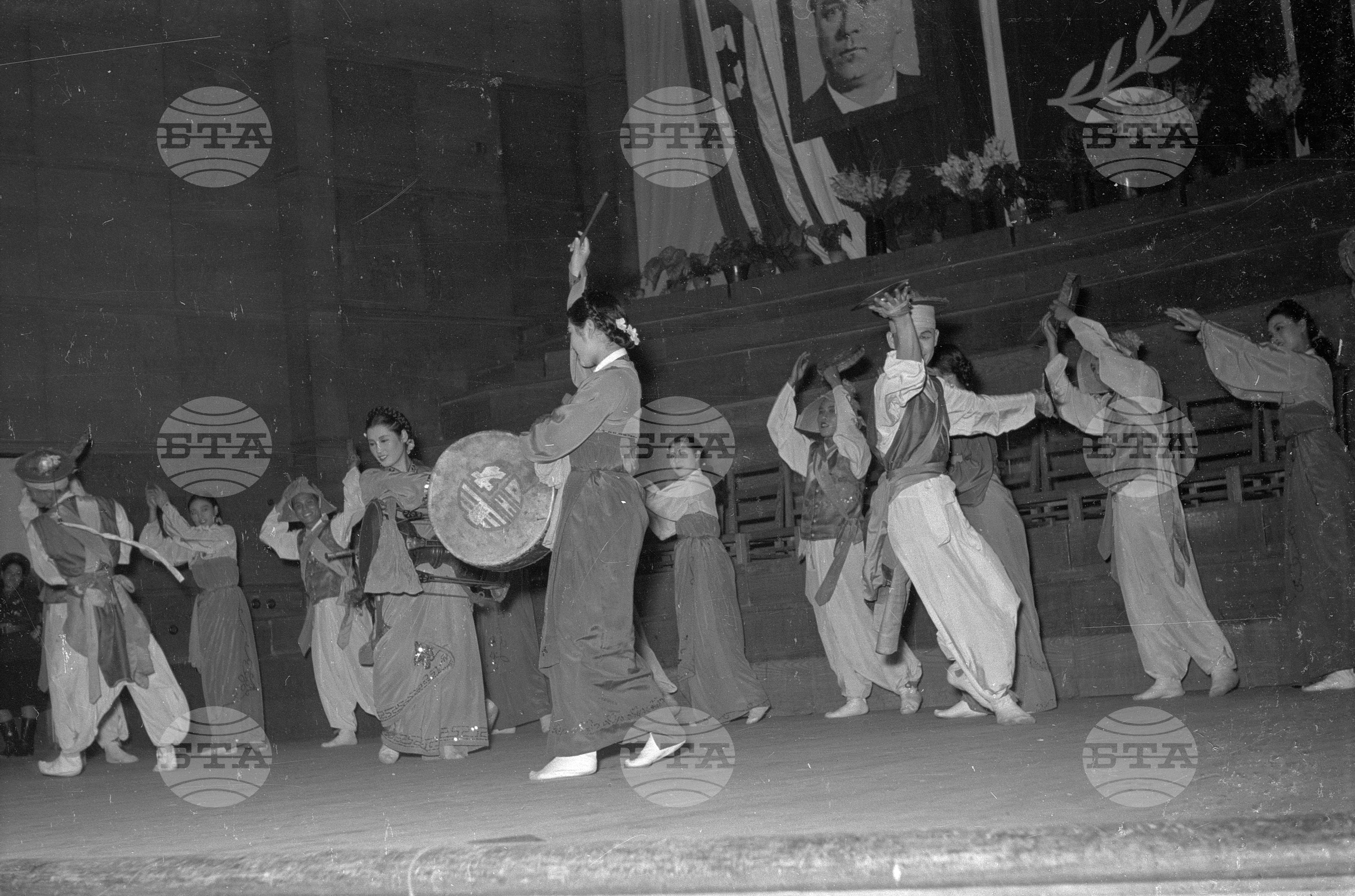 Ансамбъл за песни и танци при Корейската народна армия в България - 1953 година