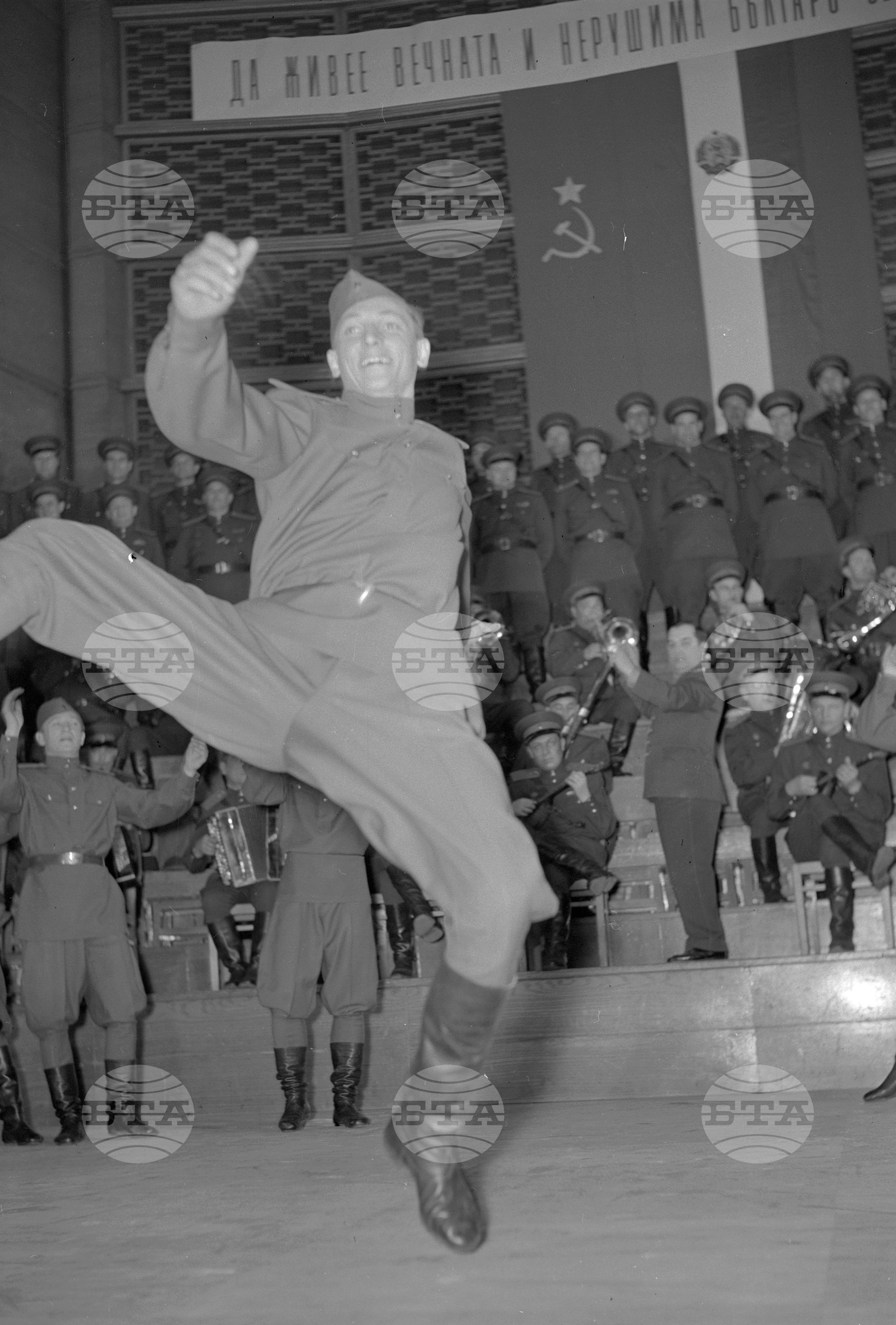 Първият спектакъл на Ансамбъла за песни и танци на Съветската армия "А.Д.Александров" част 3