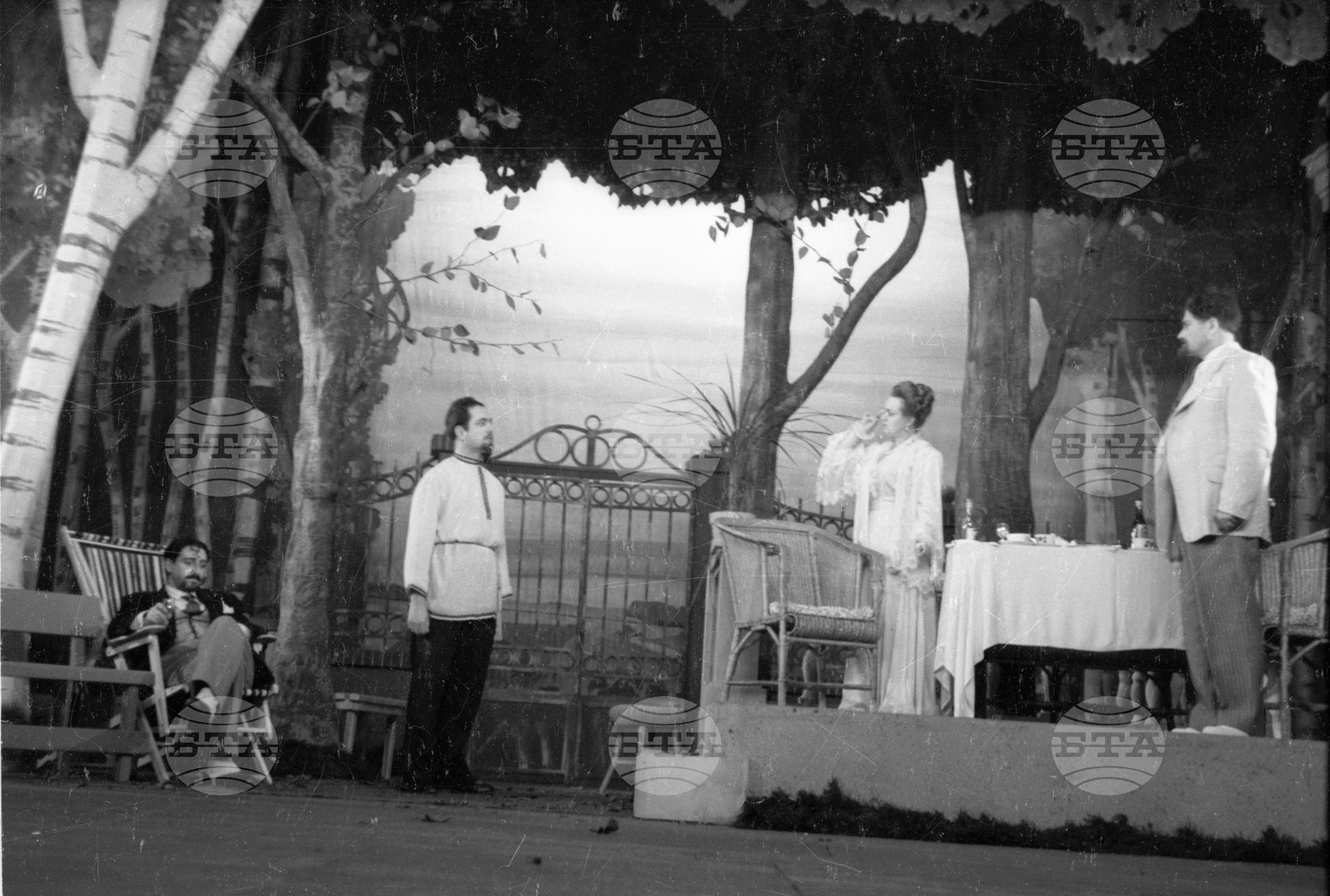 Народен театър "Иван Вазов", 1951 - част 1