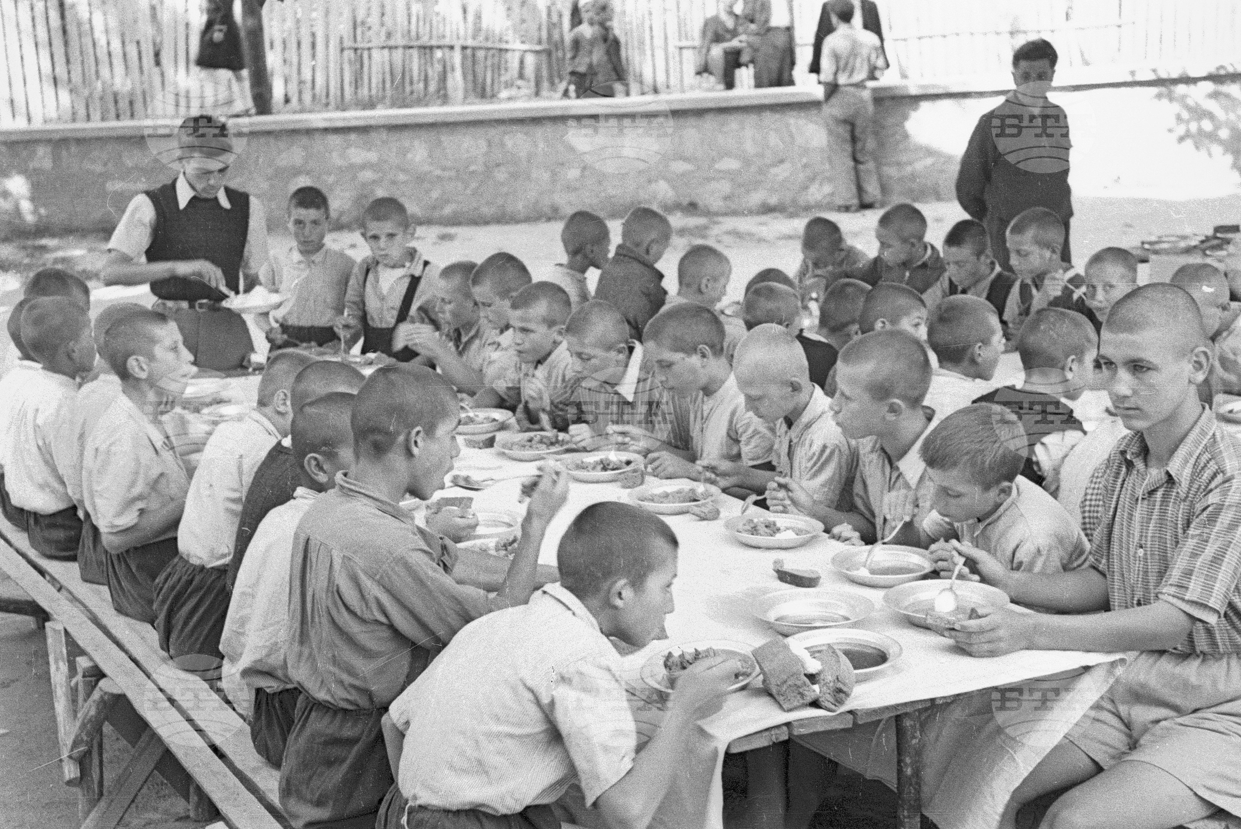 Пионерският дом в Пазарджик, 1951