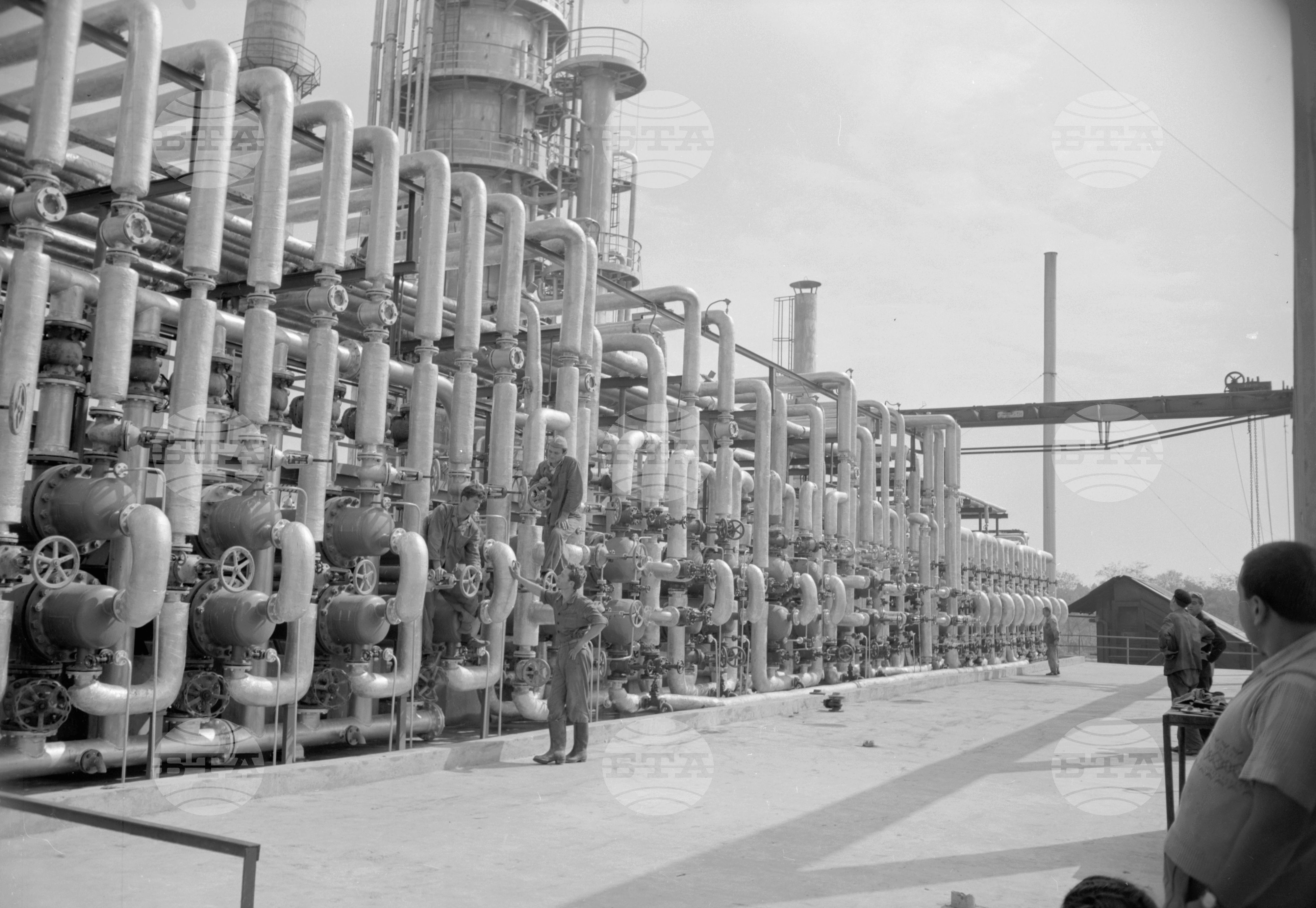 Нова инсталация за дестилиране на нефт в Русе