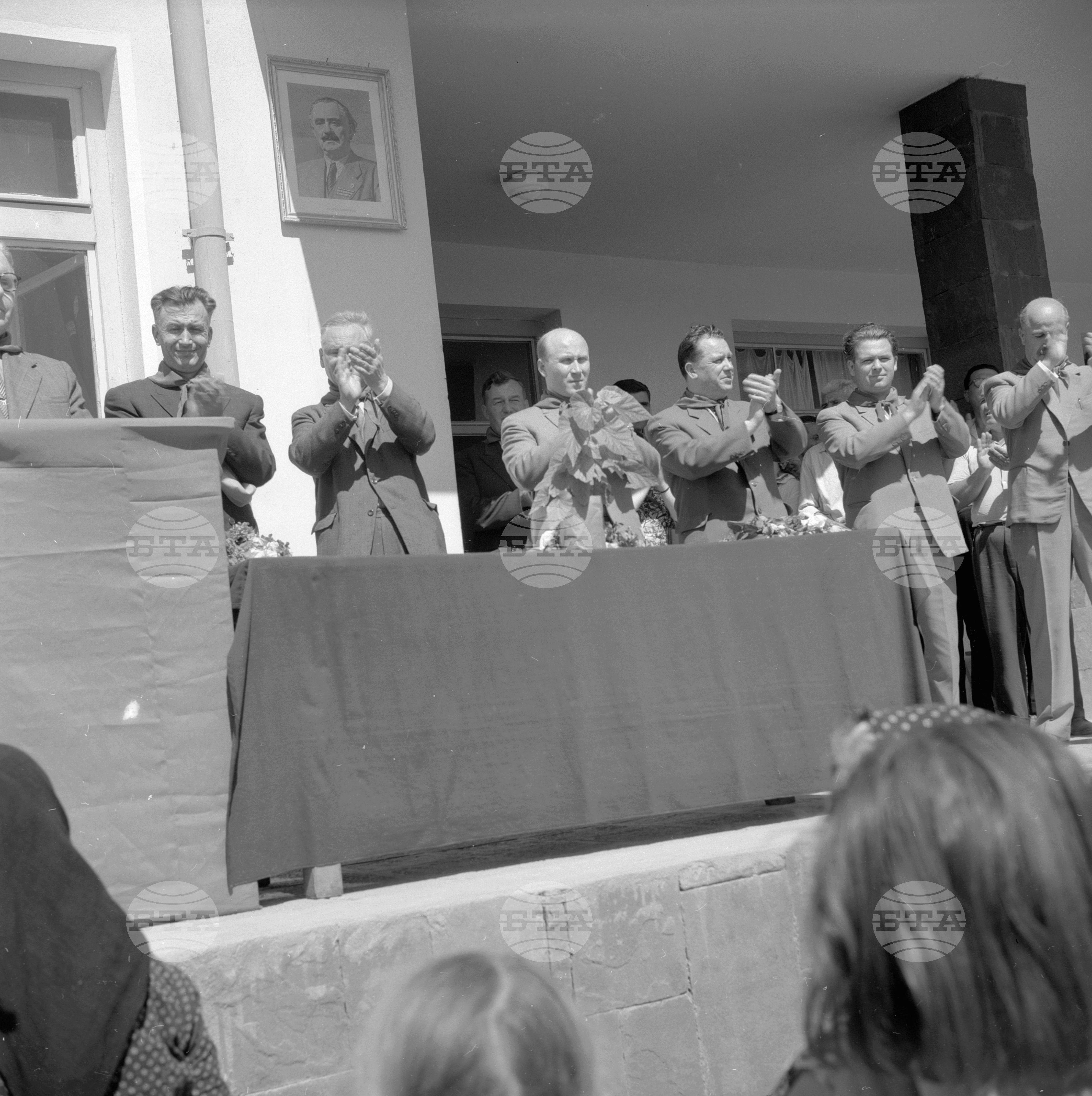Делегация на ЦК (Централния комитет) на КПСС (Комунистическа партия на Съветския съюз) на посещение в село Горни Дъбник, Плевенски окръг