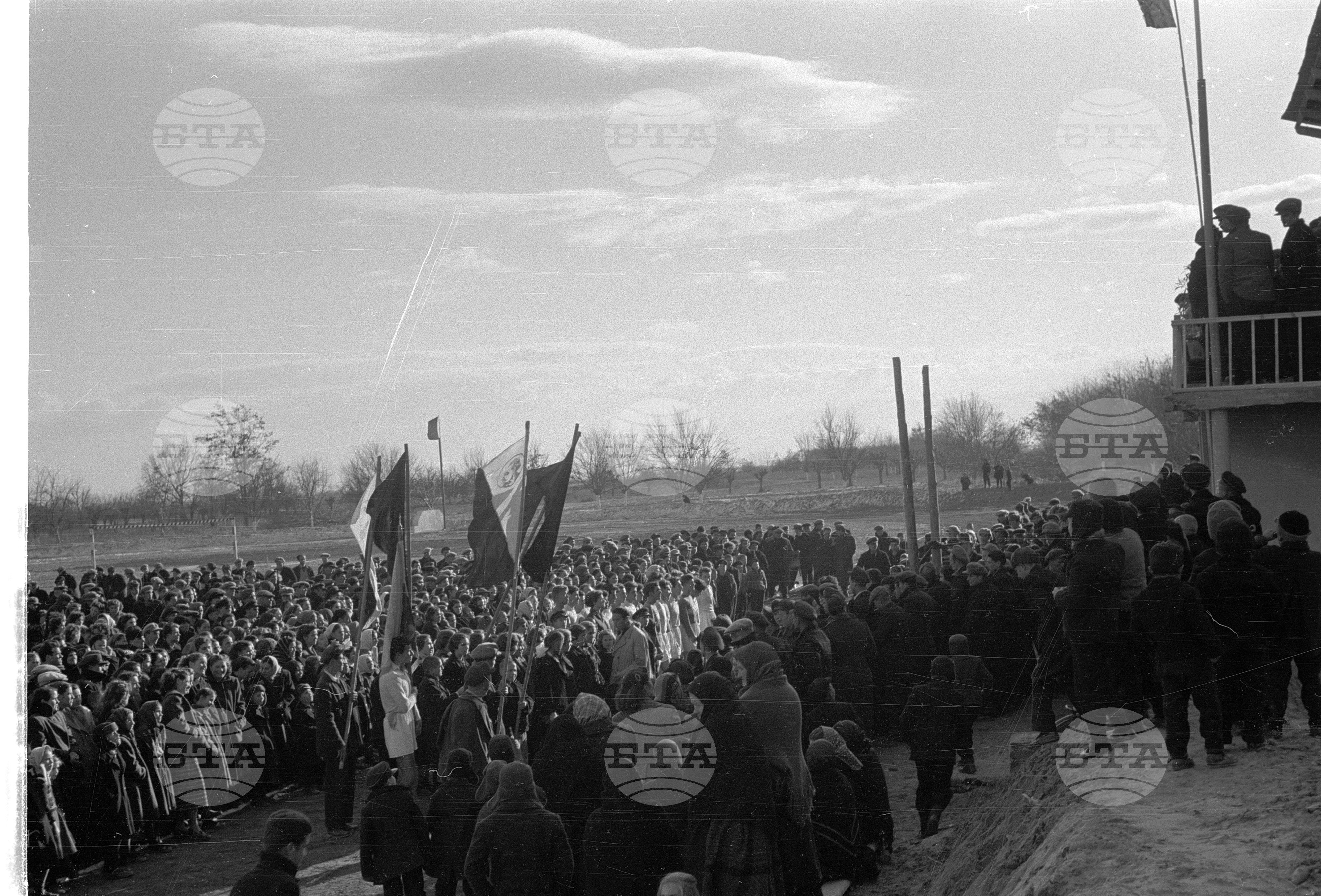 Новият физкултурен стадион в с. Ръжево конаре "Коно Славов (Савата)" - втора Пловдивска околия