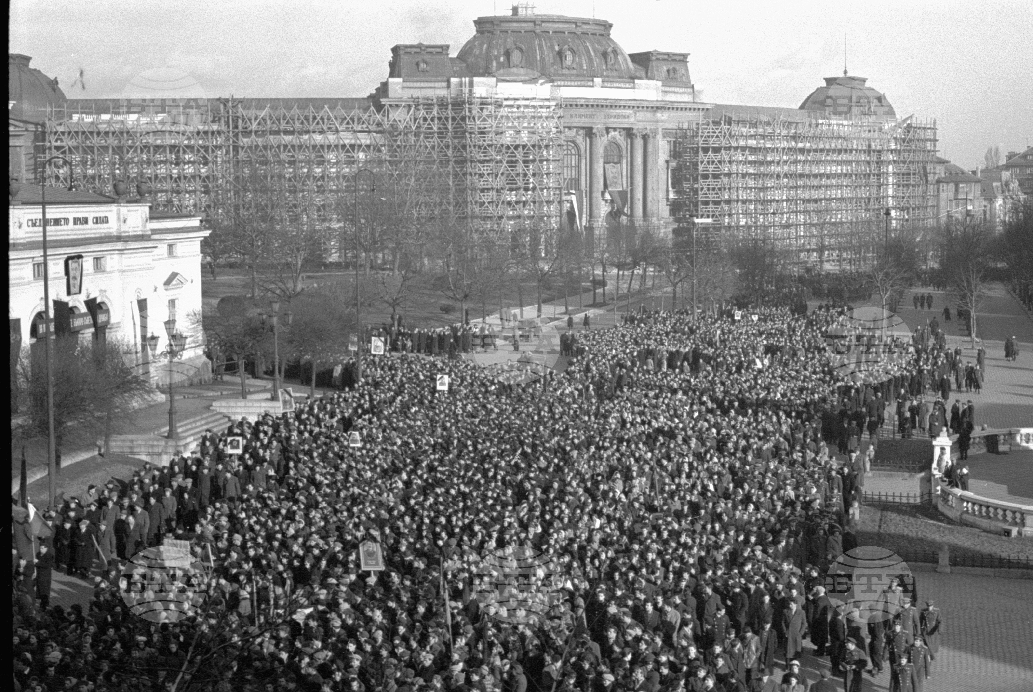 Траурен митинг по случай смъртта на Йосиф Висарионович Сталин