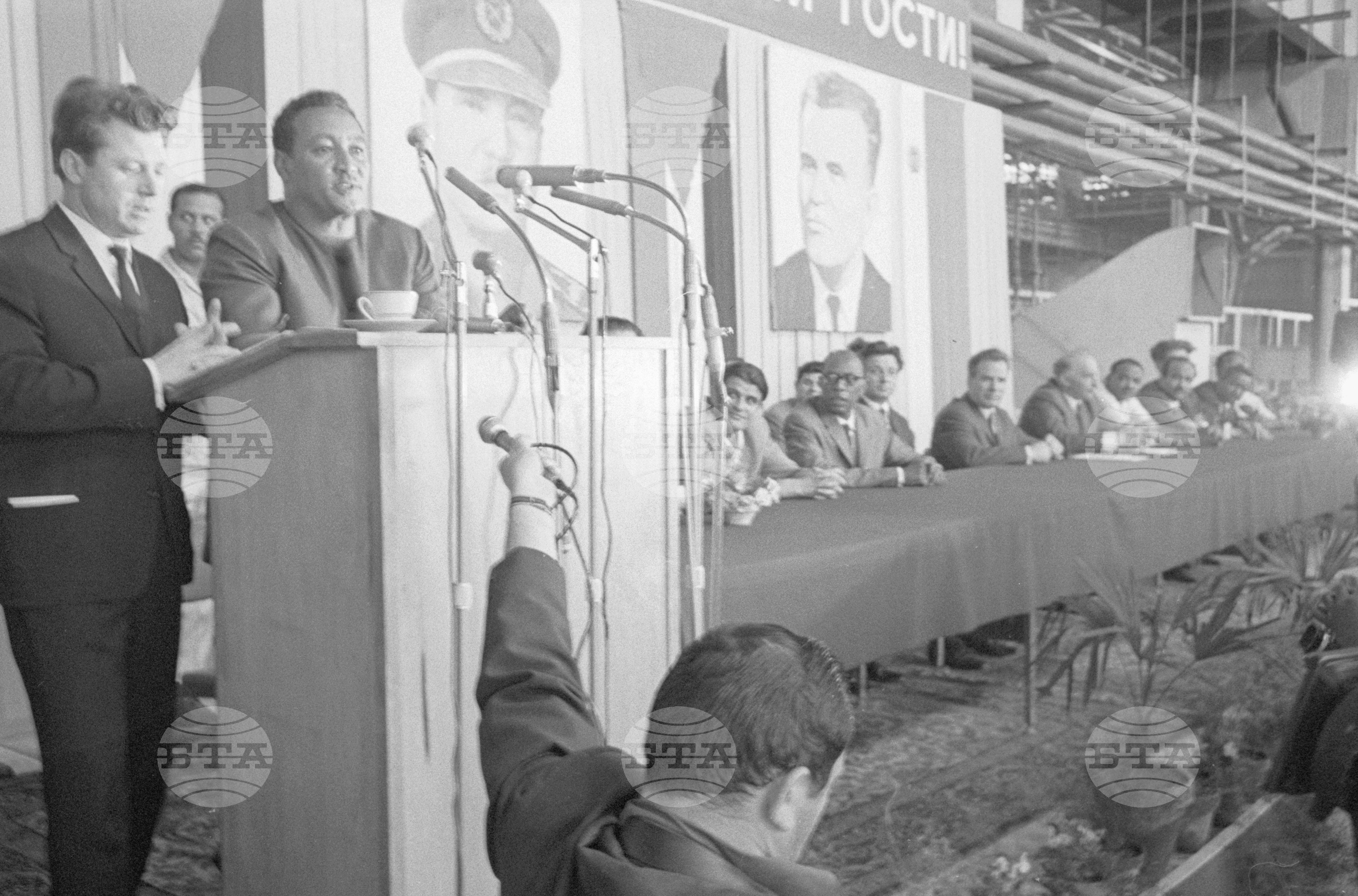 Генерал-майор Джафаар Мохамед Нимейри на посещение в България - част 2