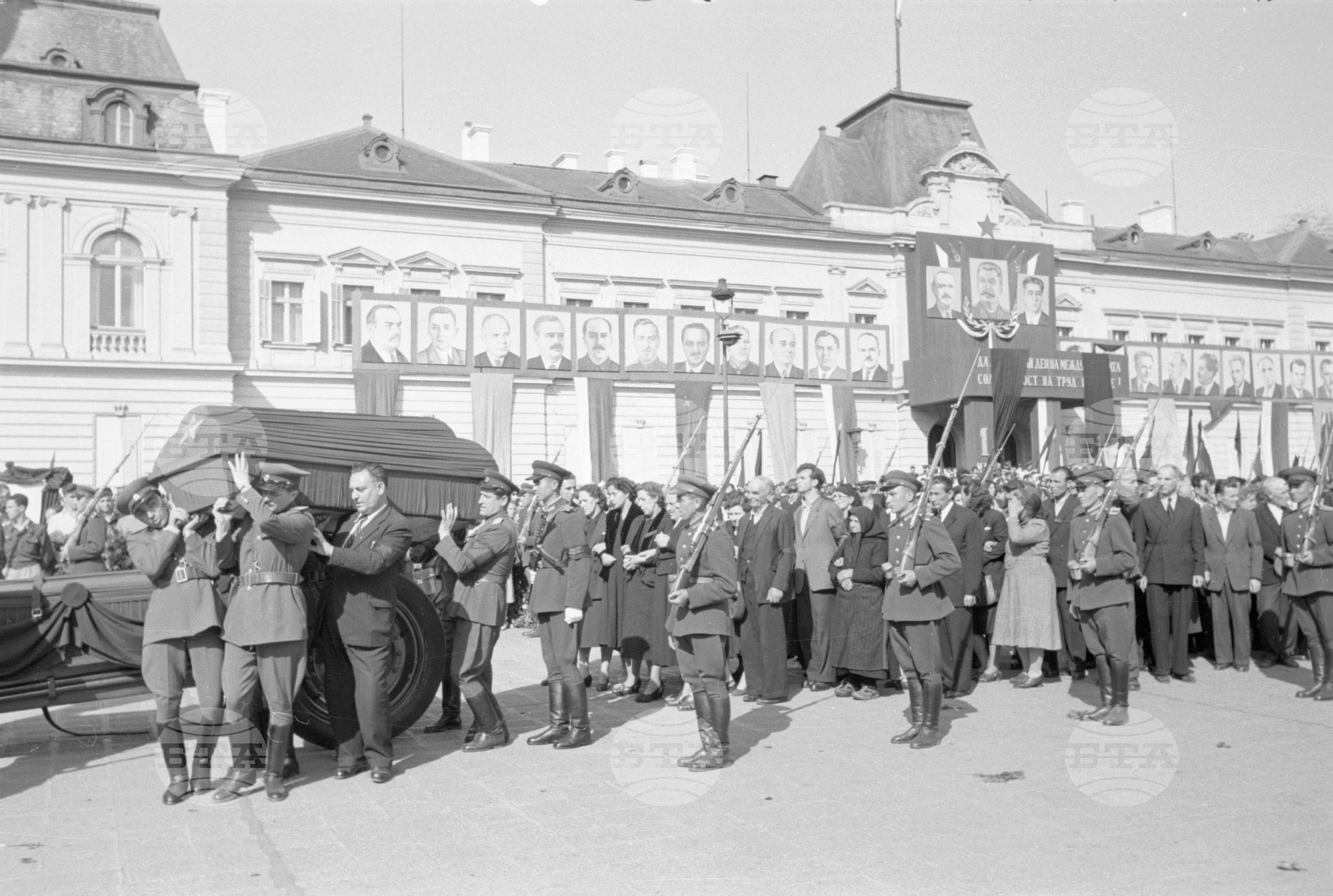 Погребение на подпредседателя на Министерски съвет и член на Политбюро на ЦК на БКП Владимир Поптомов