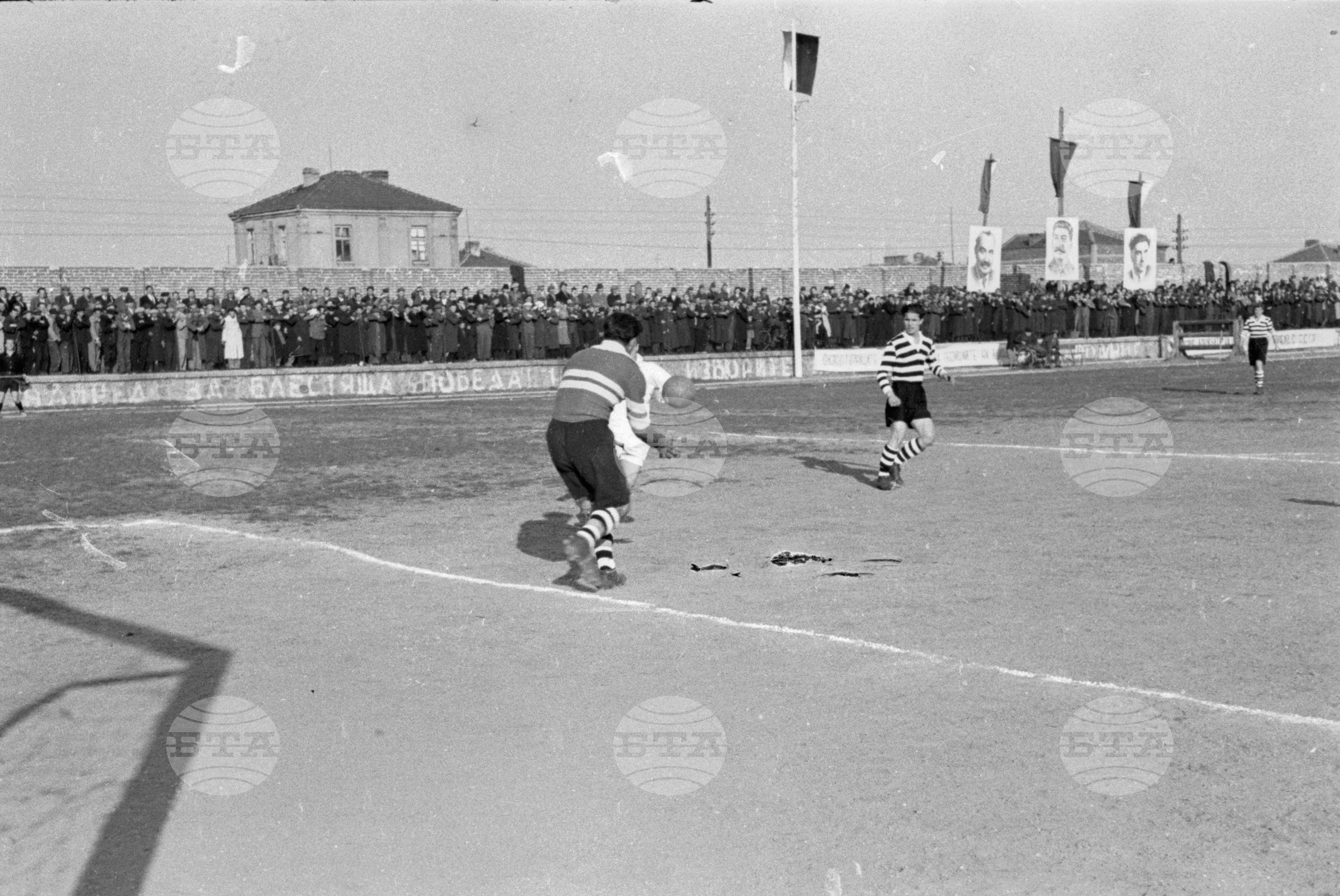 Откриване на футболния сезон за 1951 година