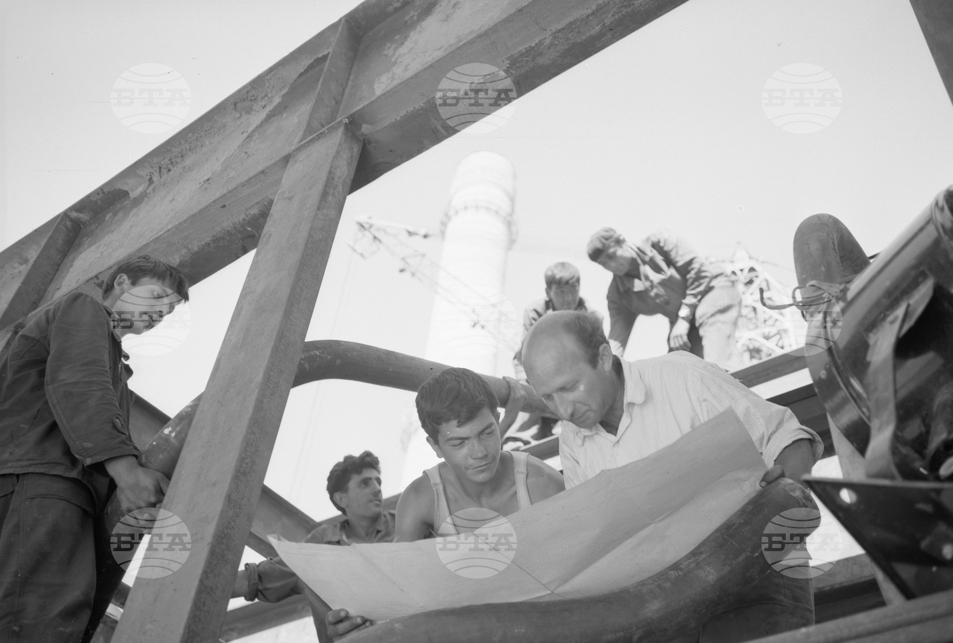 На строежа на ТЕЦ "Трайчо Костов", София - 1963