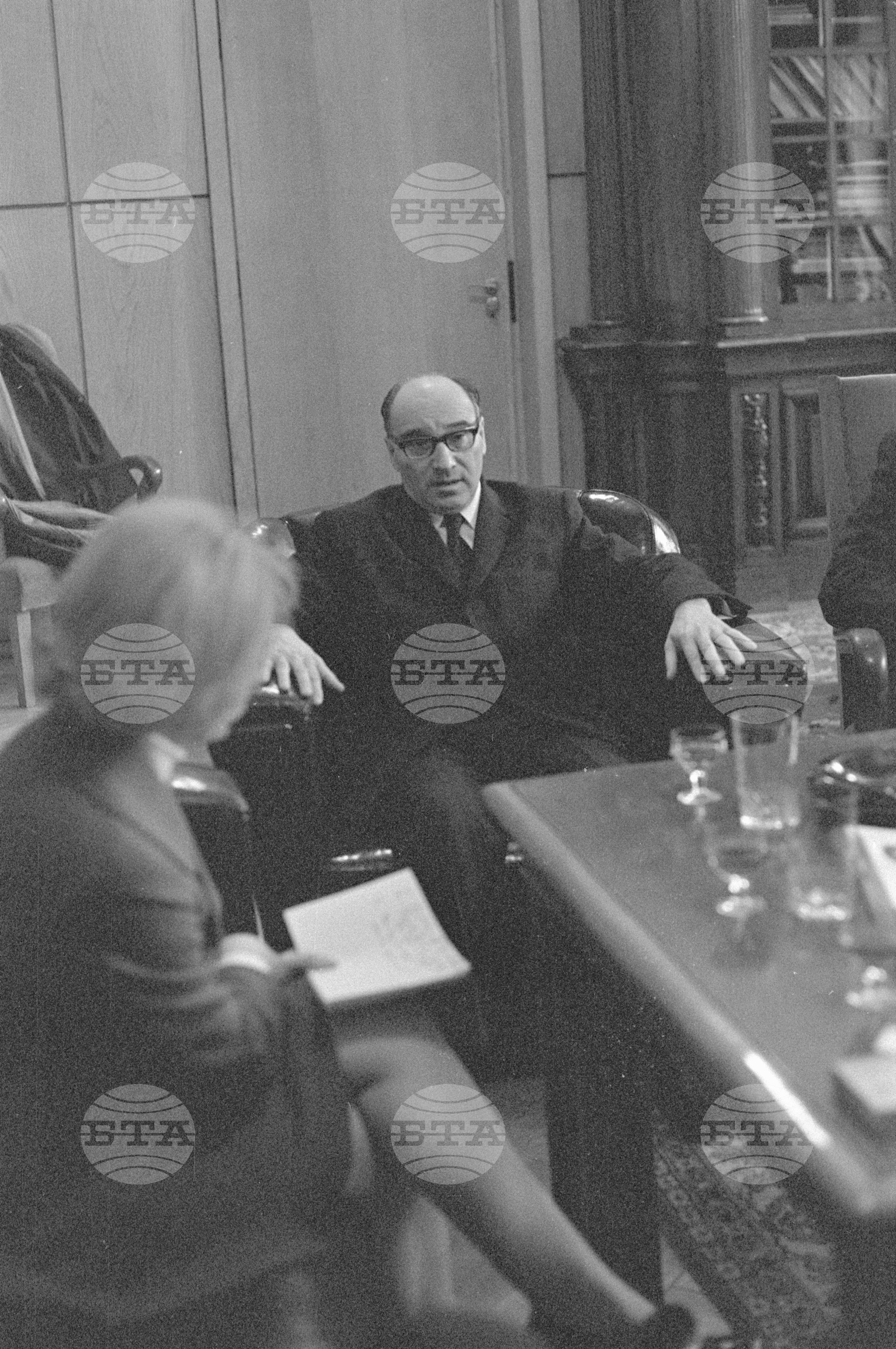Гостуващата у нас културна делегация от Германска демократична република, водена от Маргот Хонекер