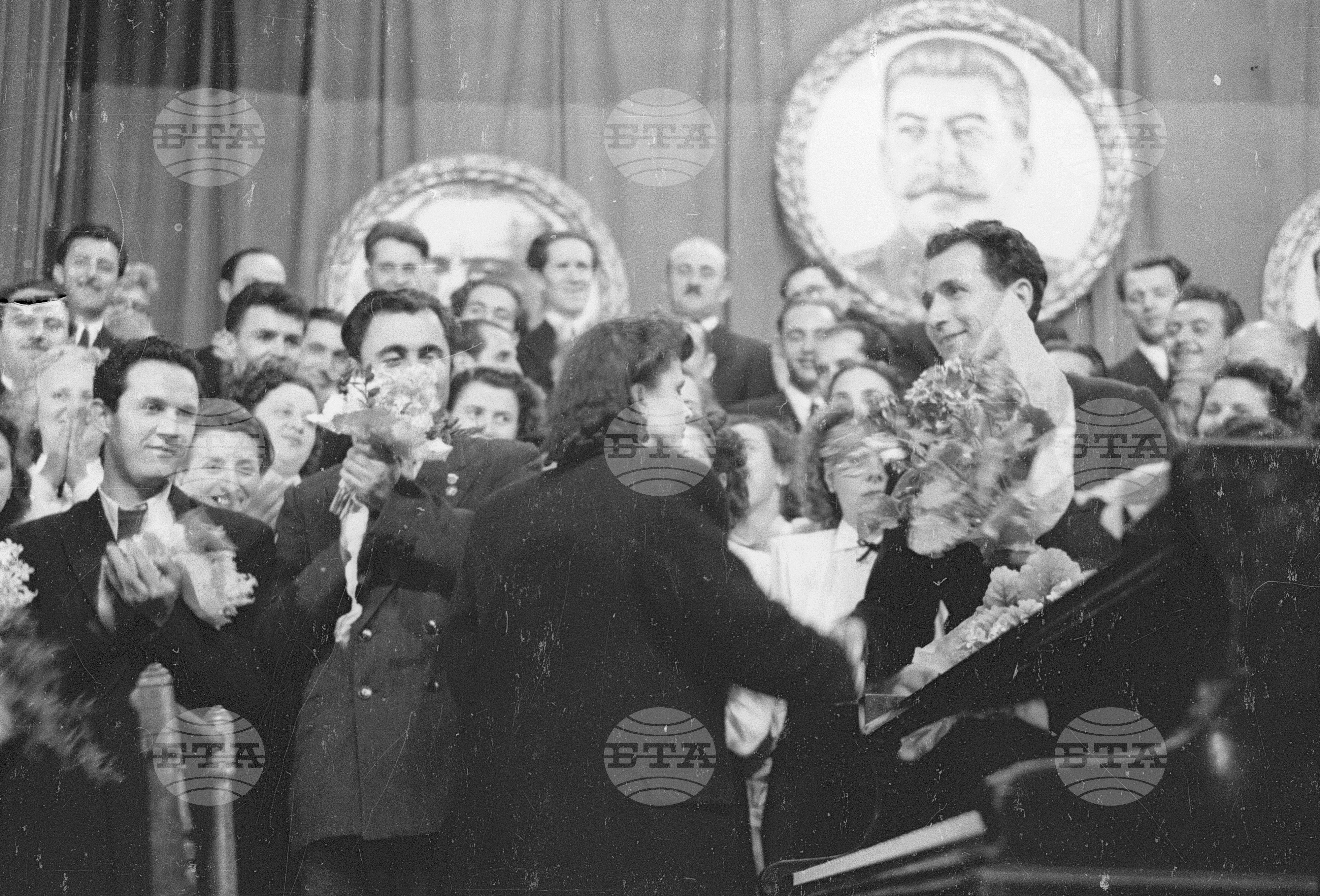 Поемане шефството на Гео Милев от Дорт Музик - Архив, Българска телеграфна агенция (БТА), 1951