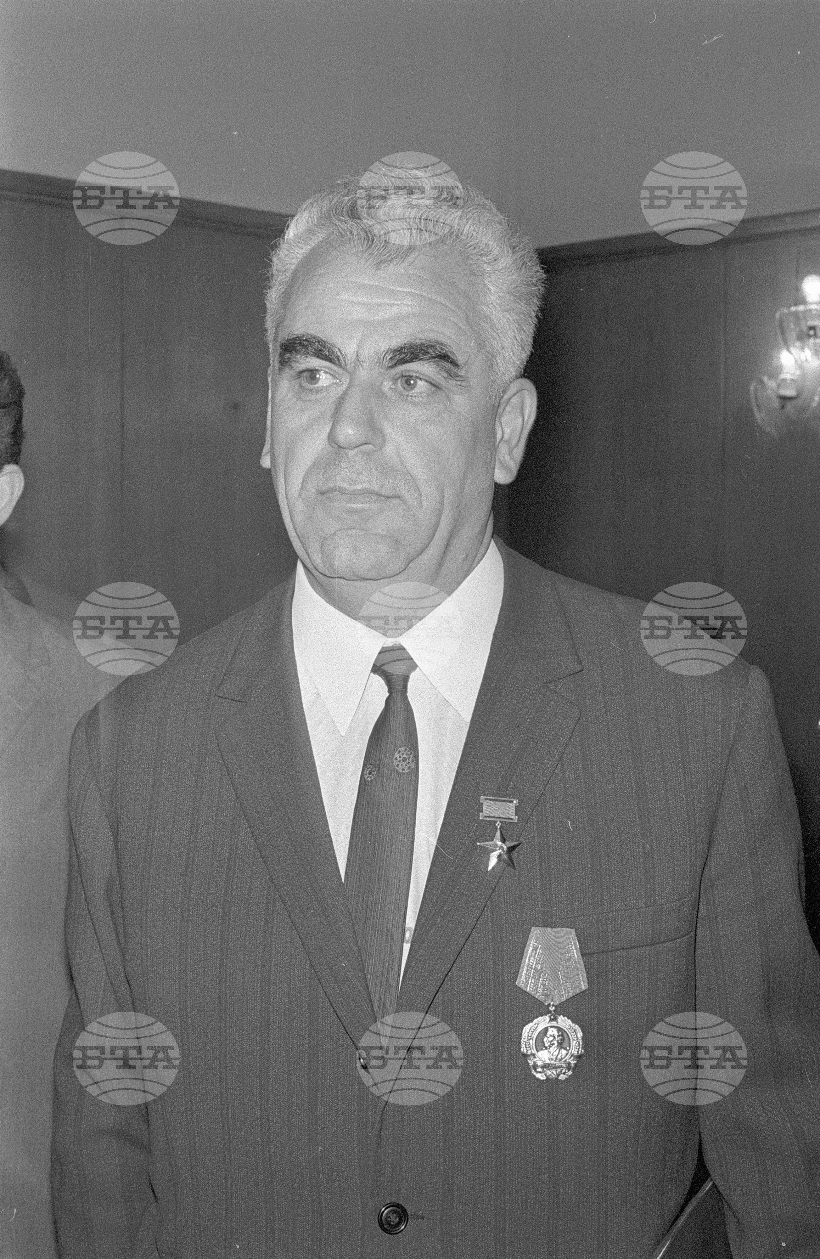 Награждаване на герои на социалистическия труд и с орден "Георги Димитров" в Президиума на Народното събрание