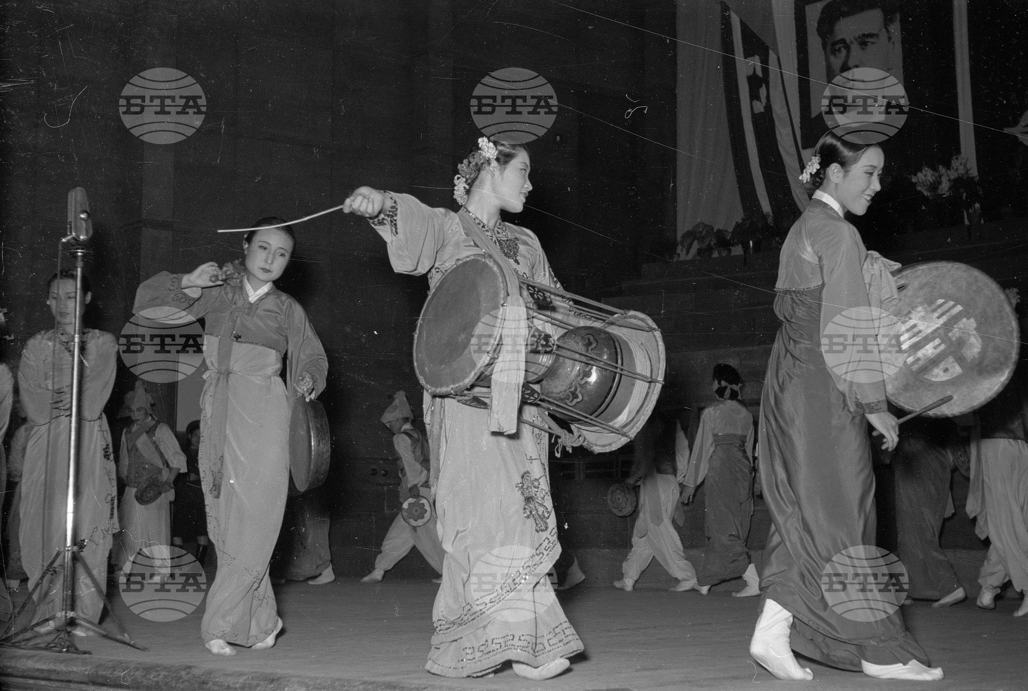 Ансамбъл за песни и танци при Корейската народна армия в България - 1953 година