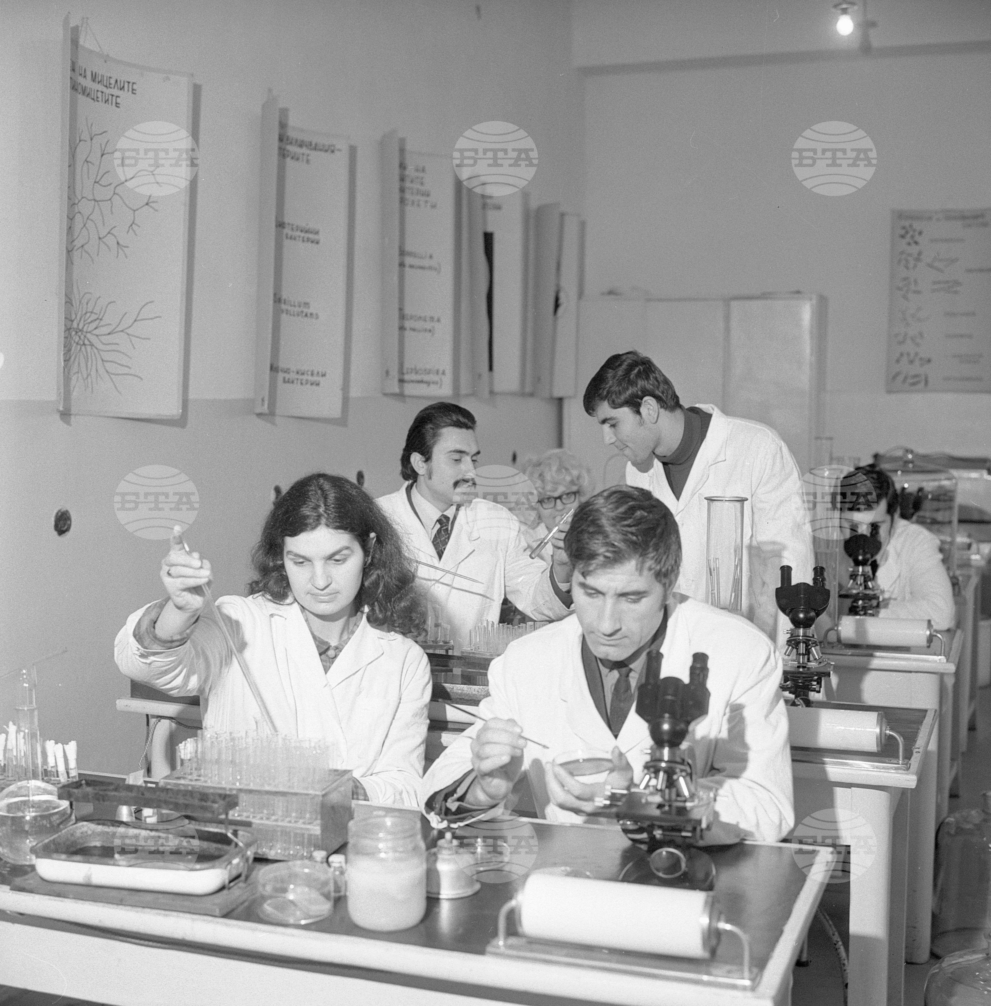 При студентите от Висшия медицински институт в град Варна - 1970 година