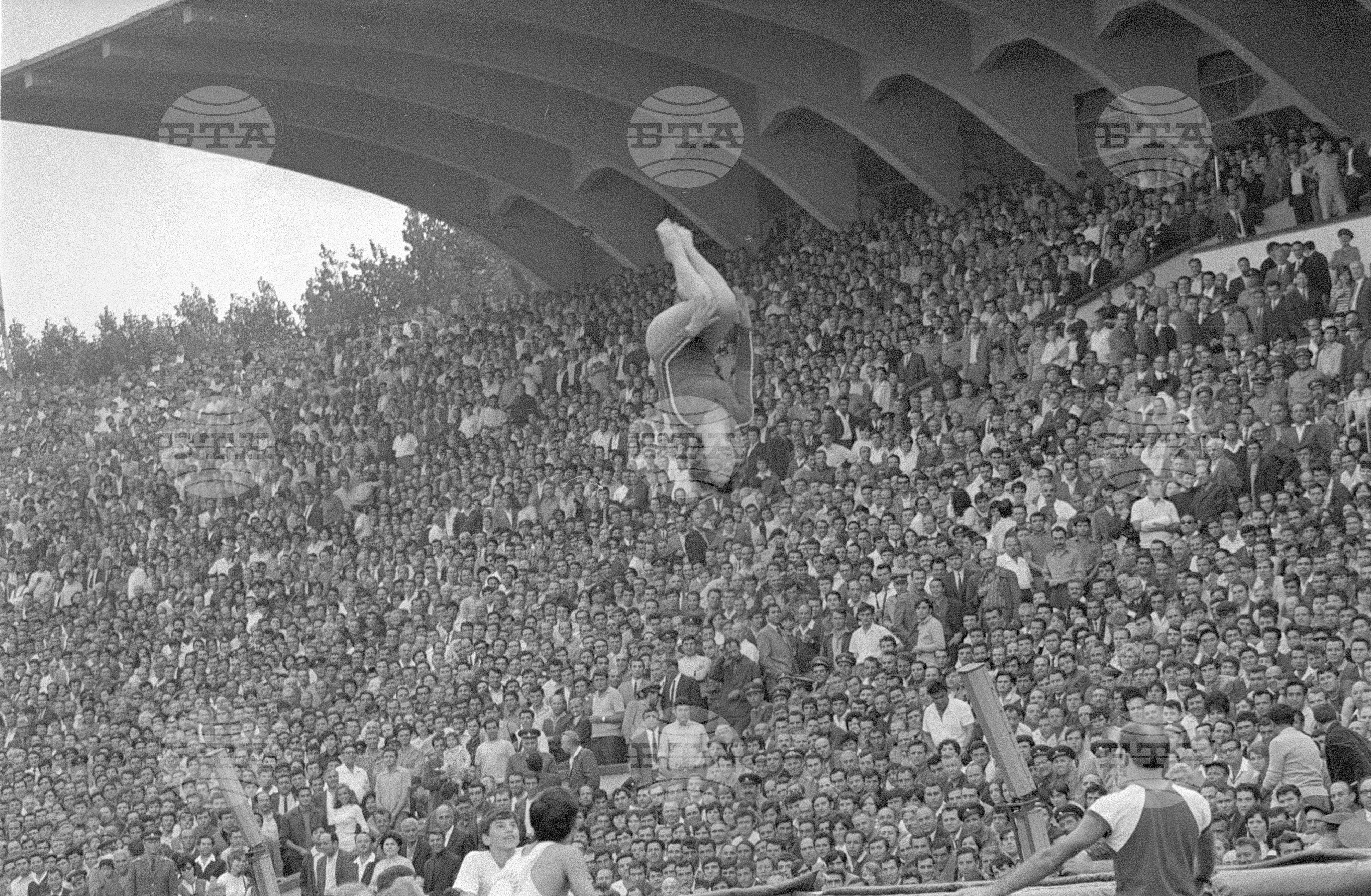 Последна среща за първенството 1971 година "Левски-Спартак" и ЦСКА "Септемврийско знаме” + награждаване на шампиона ЦСКА "Септемврийско знаме”
