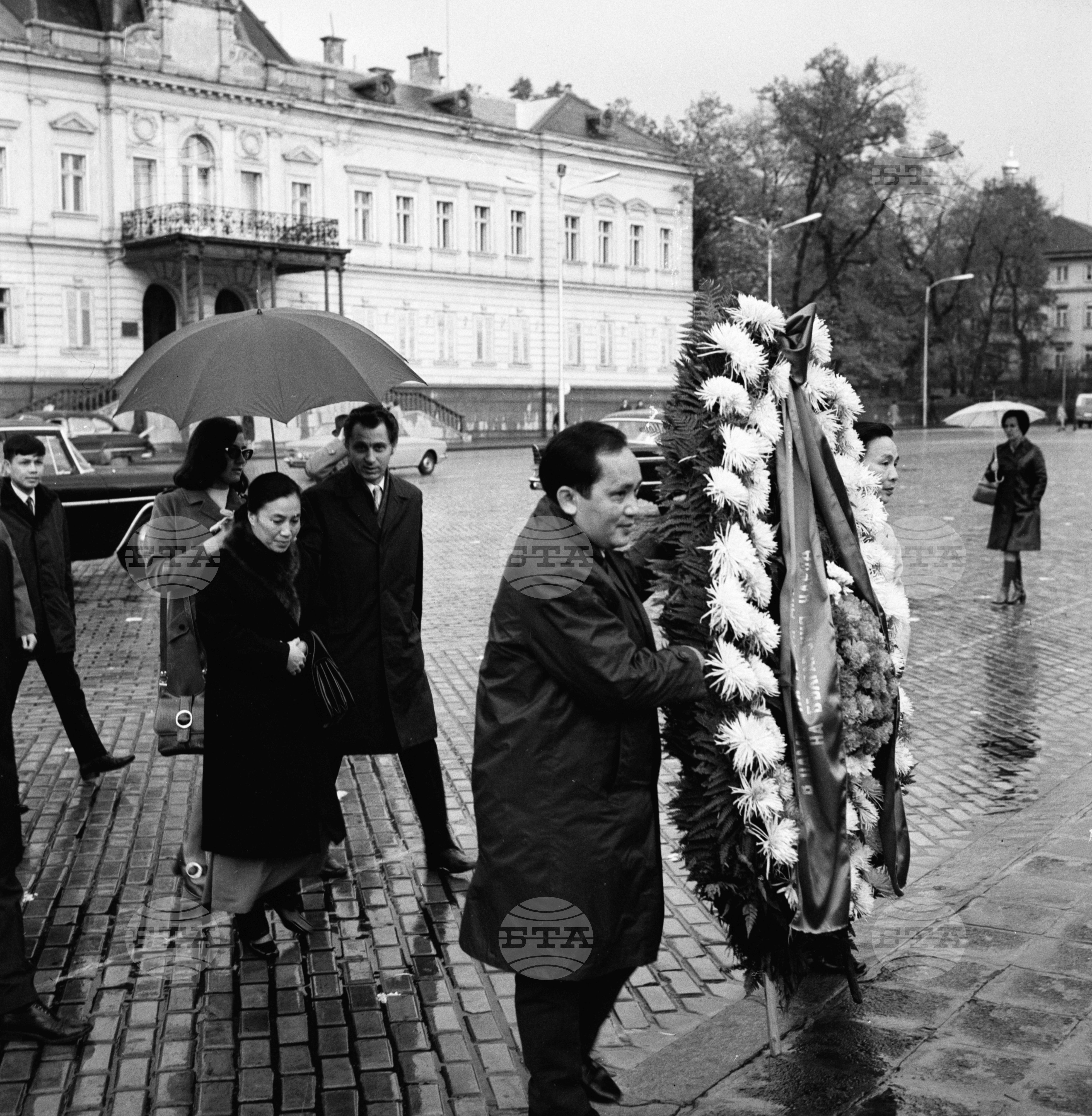Посещение на Нгуен Тхи Бин - министър на външните работи на временното революционно правителство на Южен Виетнам - част 1