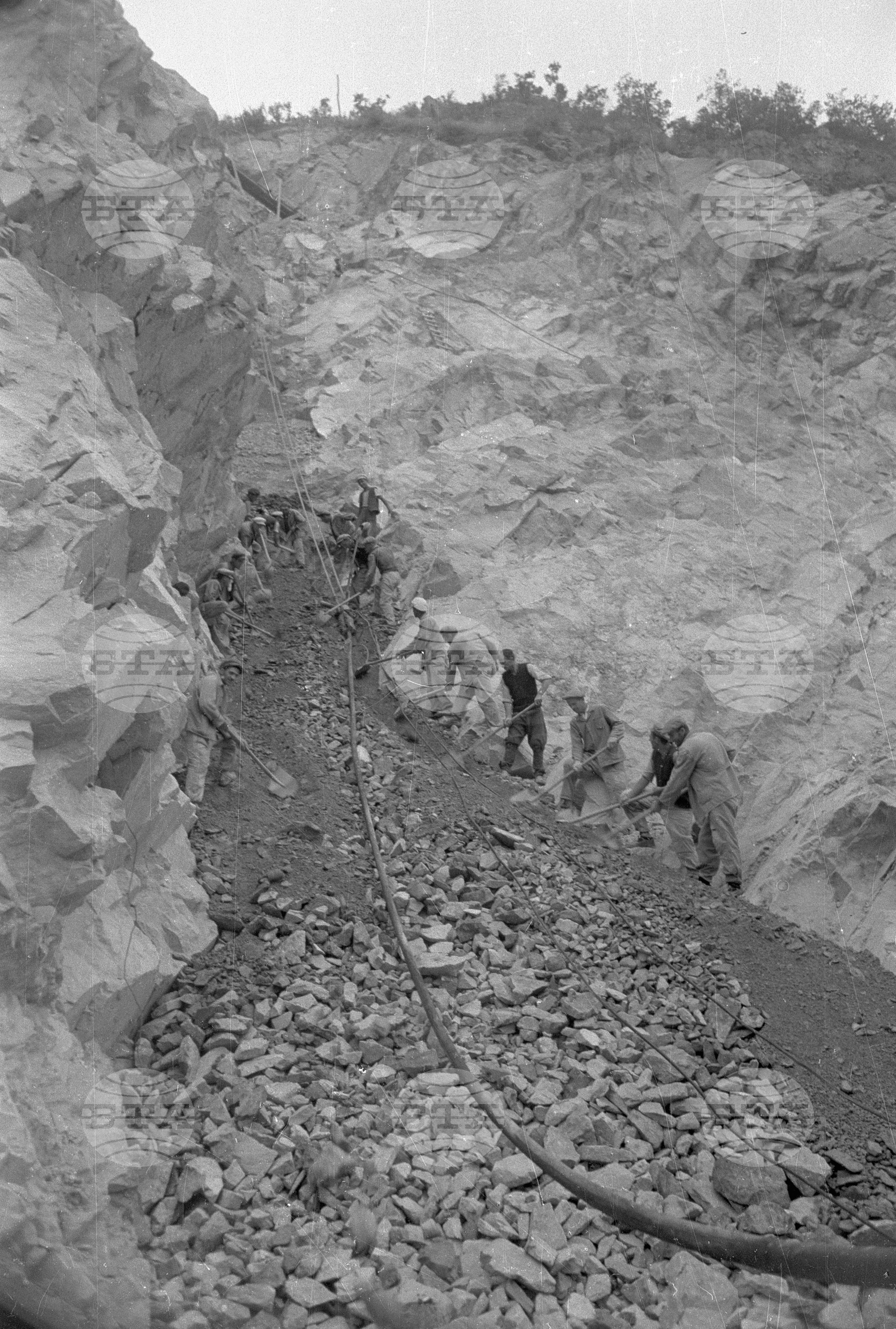 Язовир "Сталин" - снимки от изграждането му през 1952 година
