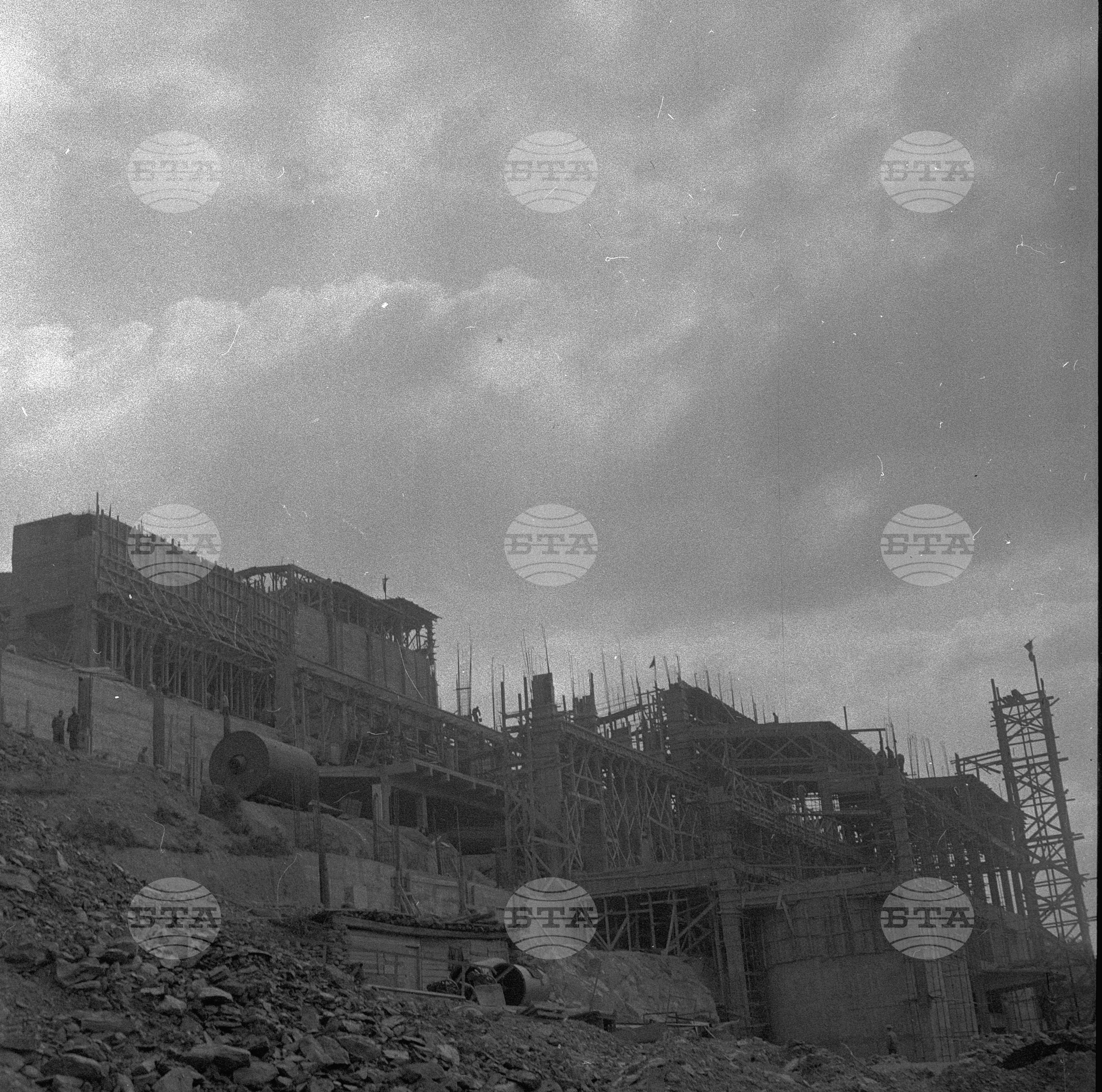 На строежа флотационната фабрика "Мартиново" край село Мартиново, Михайловградски окръг (Монтана) част 2