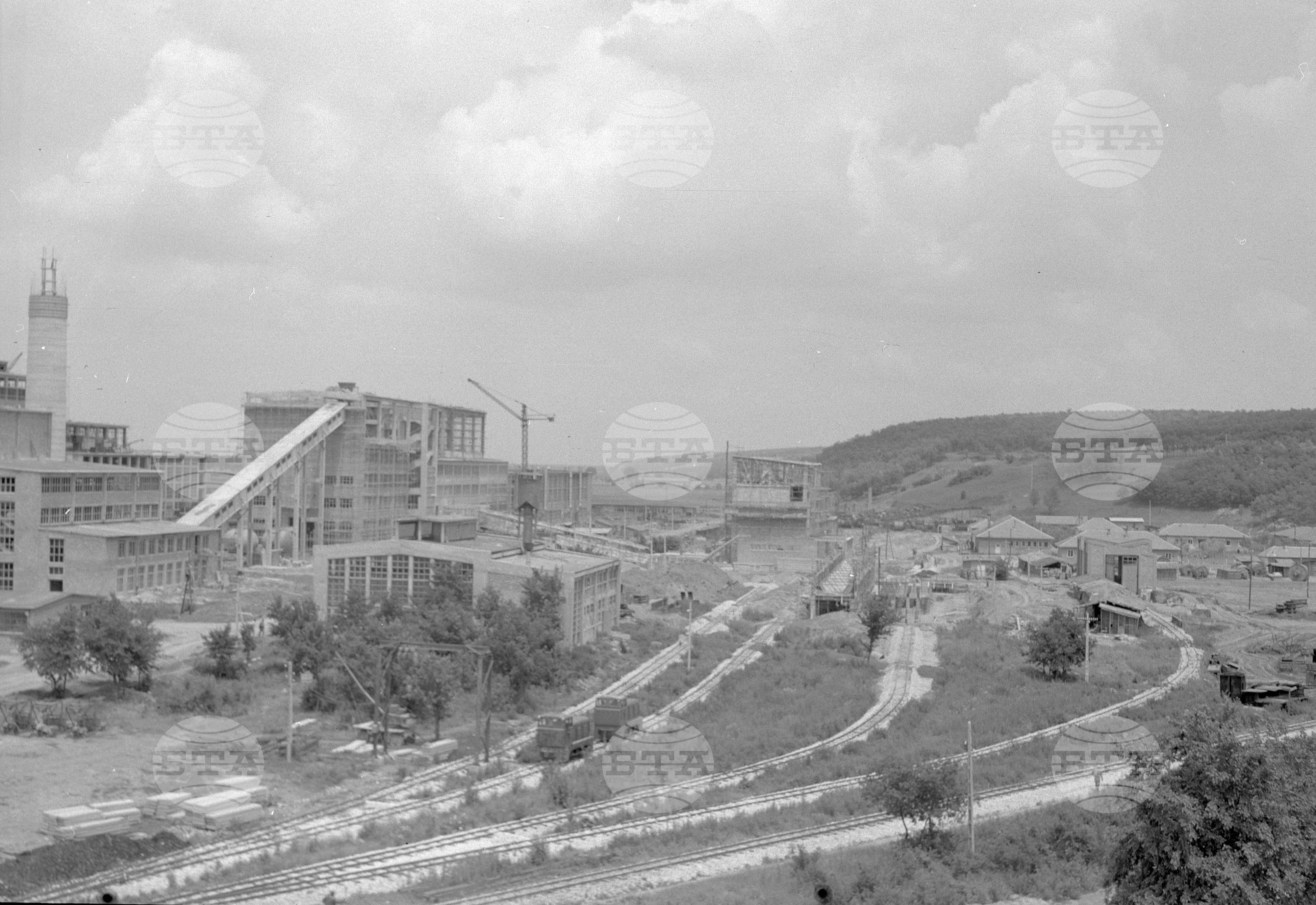 На строежа на Хартиено-целулозния комбинат край Оряхово част 2