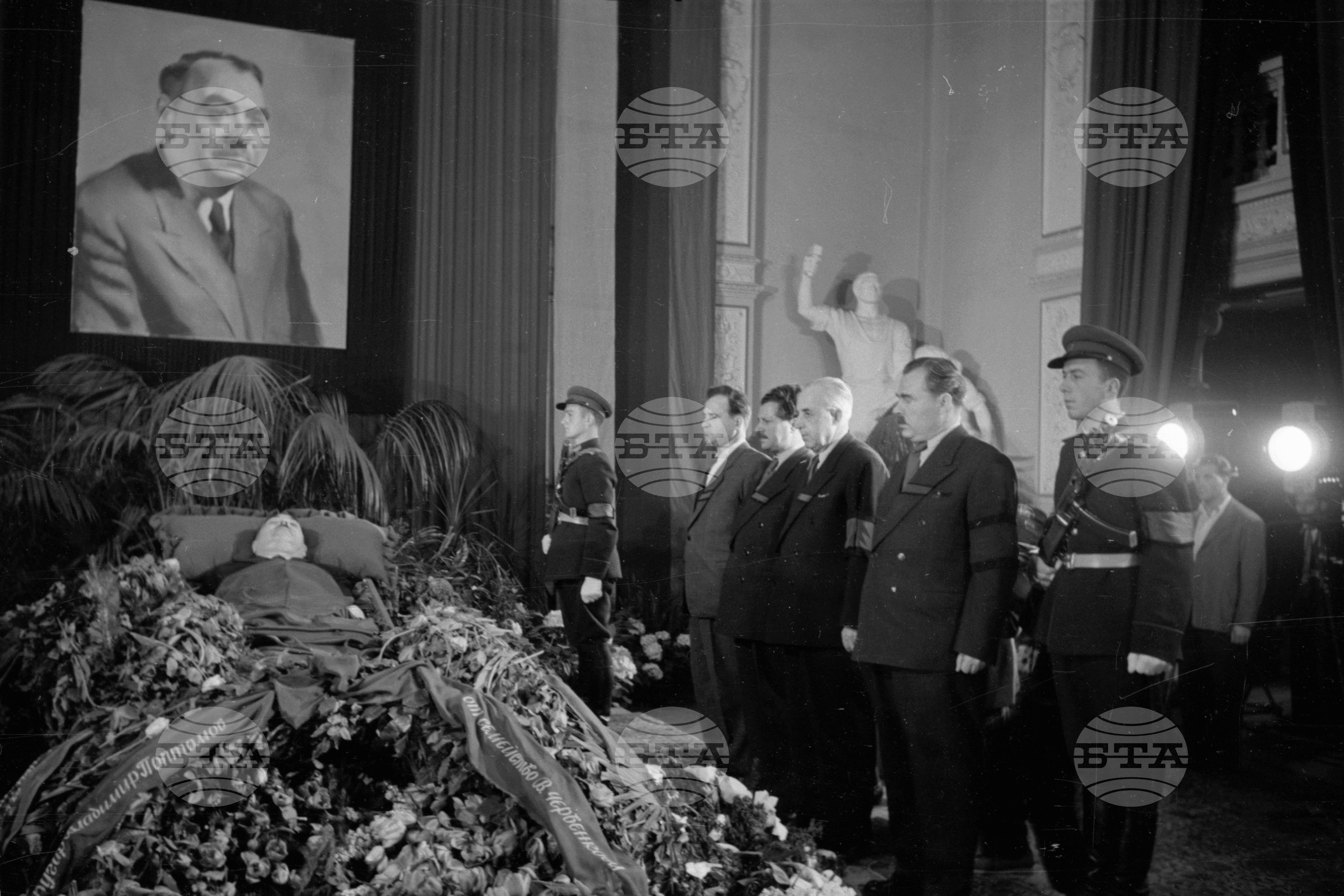 Погребение на подпредседателя на Министерски съвет и член на Политбюро на ЦК на БКП Владимир Поптомов