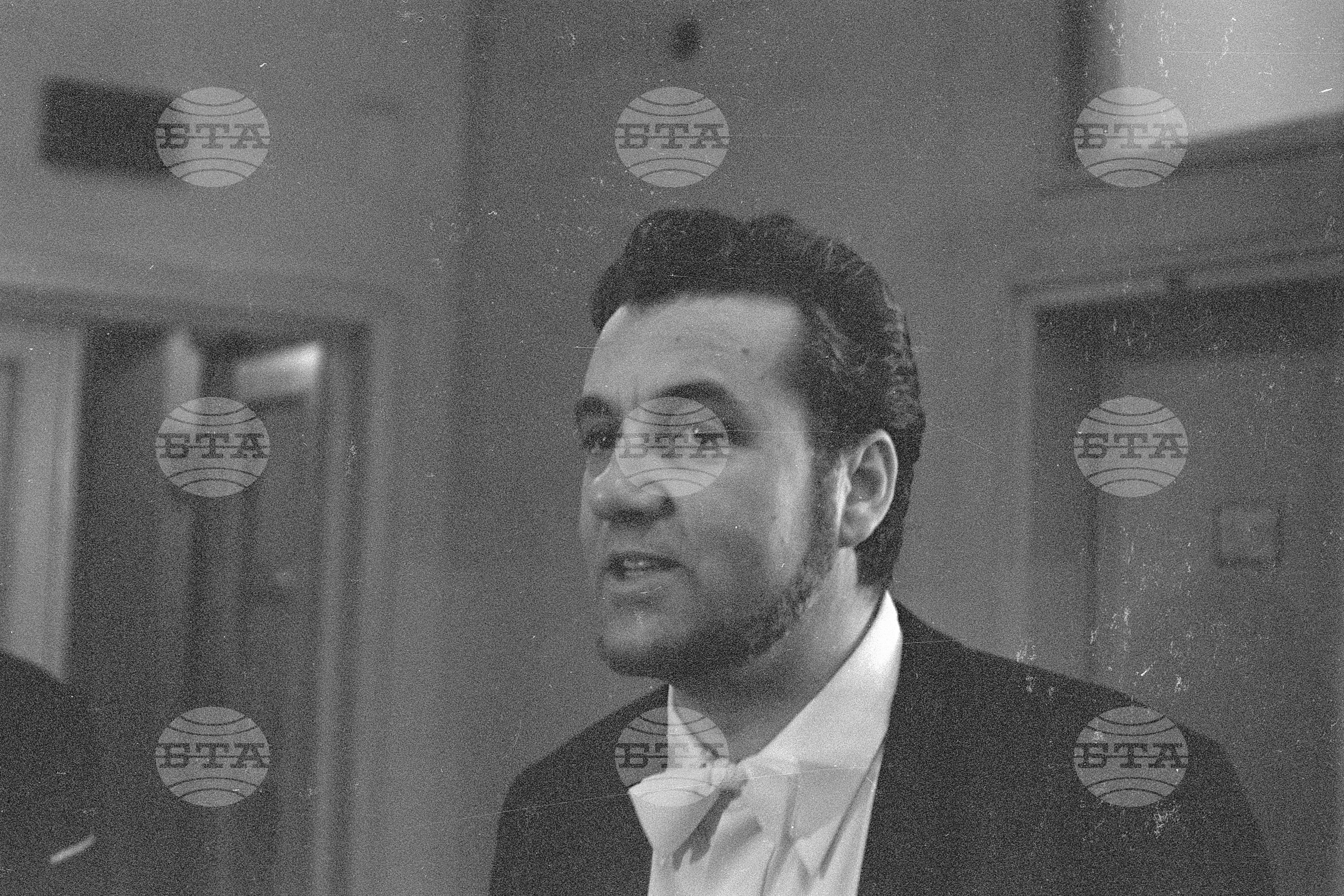 Гяуров, Гюзелев, Бодуров, Юлия Винер и други