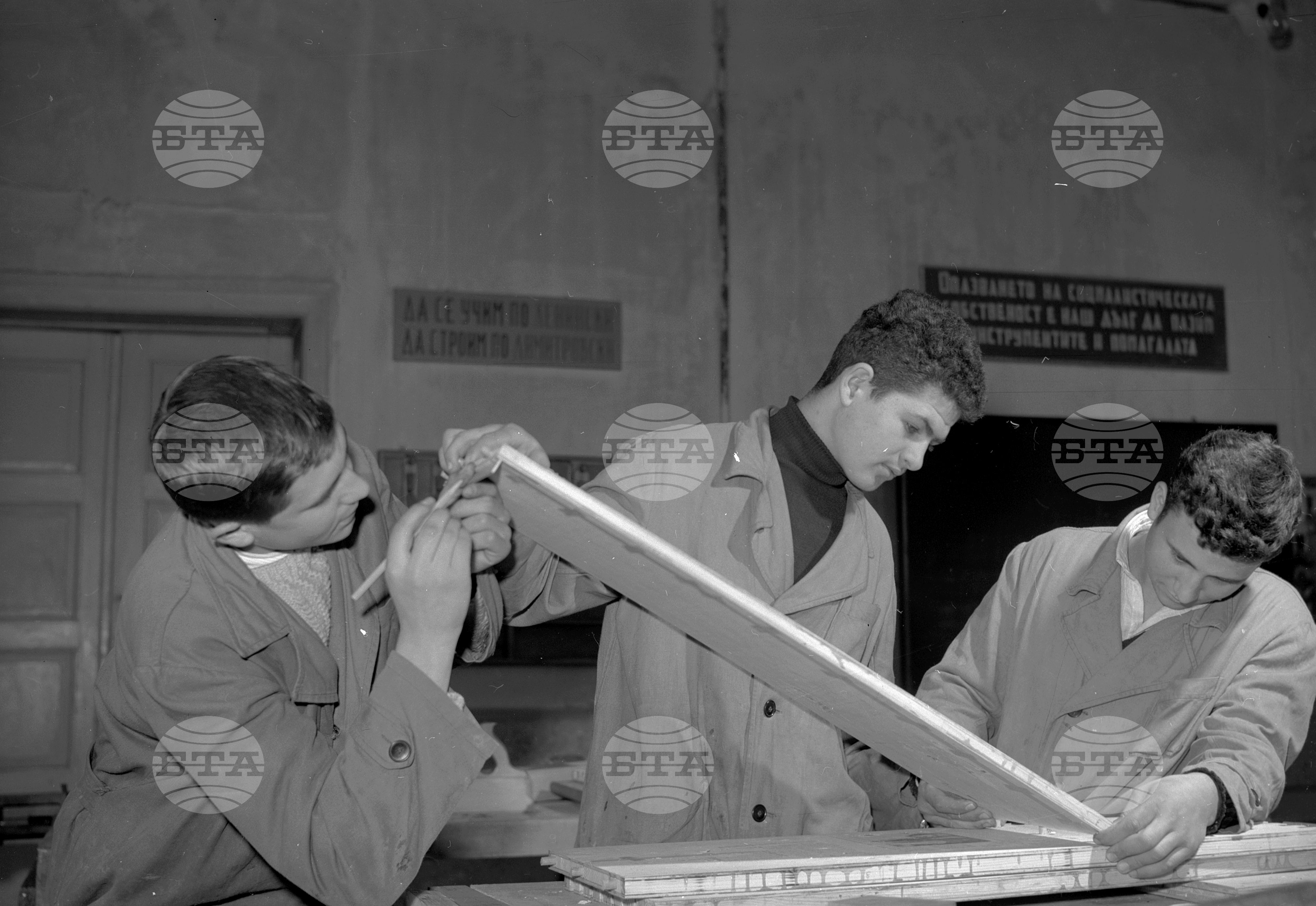 В Техникума по дървообработване и вътрешна архитектура "Г. С.Раковски" - Кюстендил