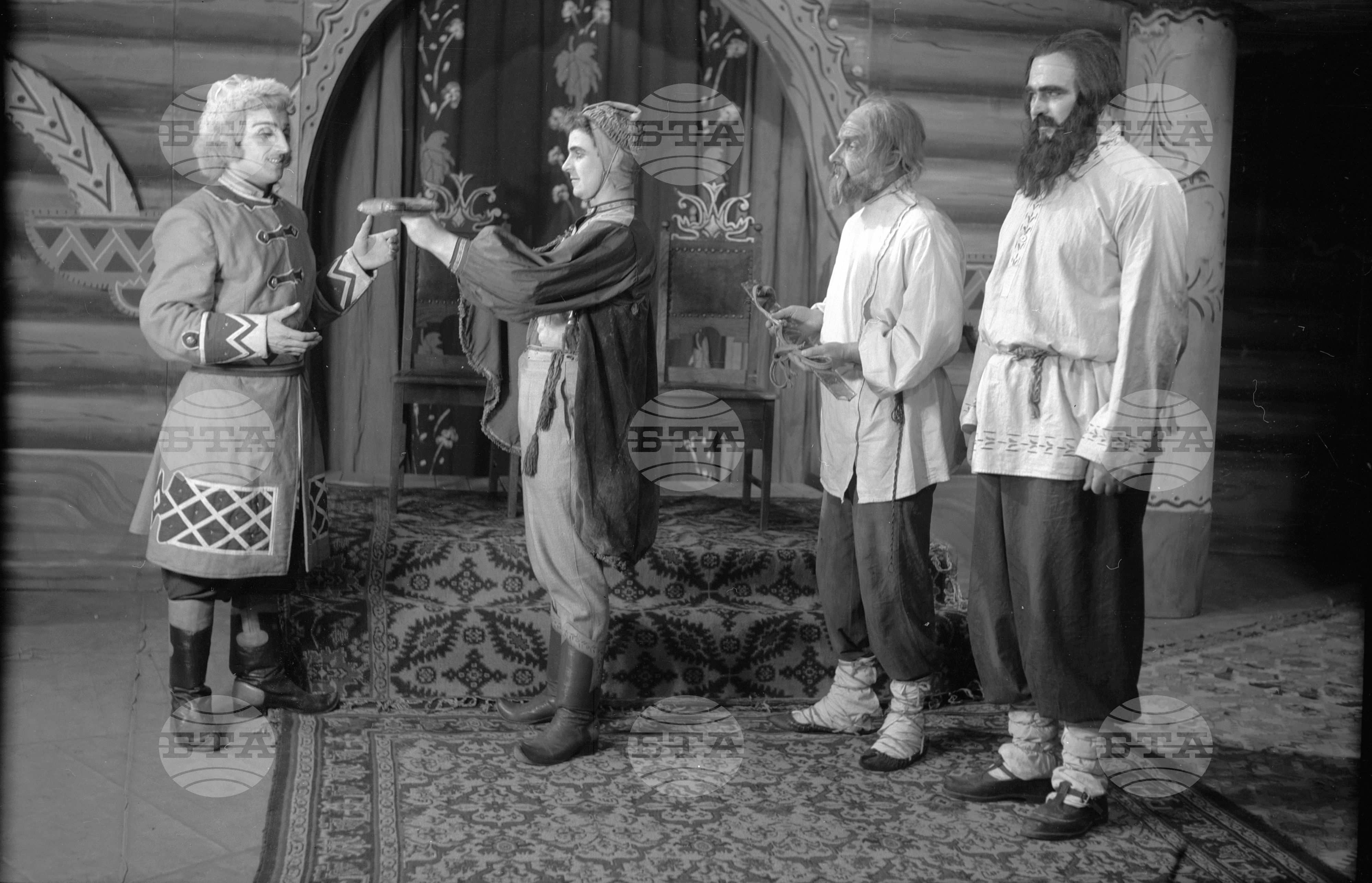 Пиесата „Верни сърца" от Владимир Голфер на габровска сцена