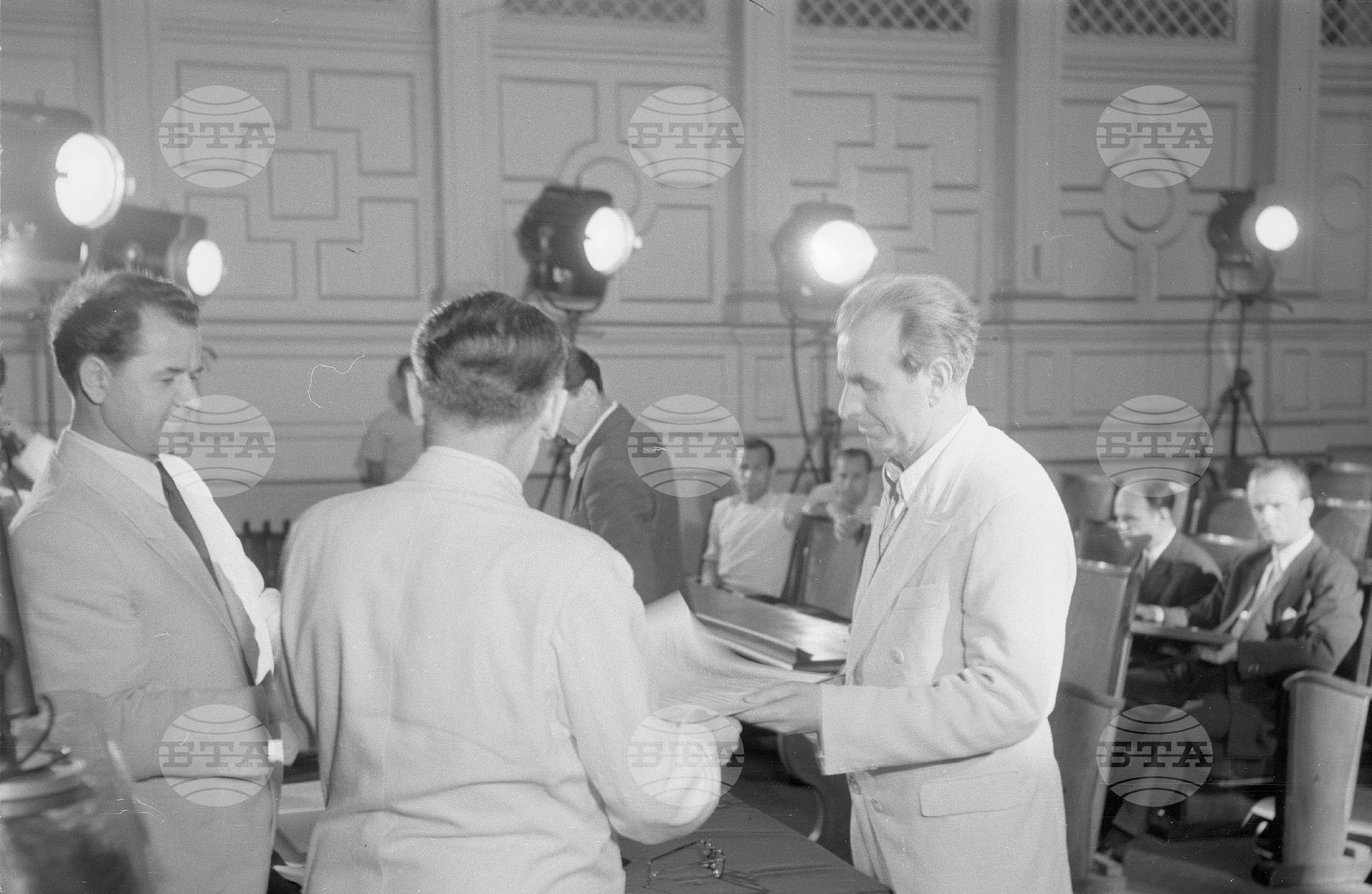 Връчване на Димитровски награди на лауреатите за 1951 година