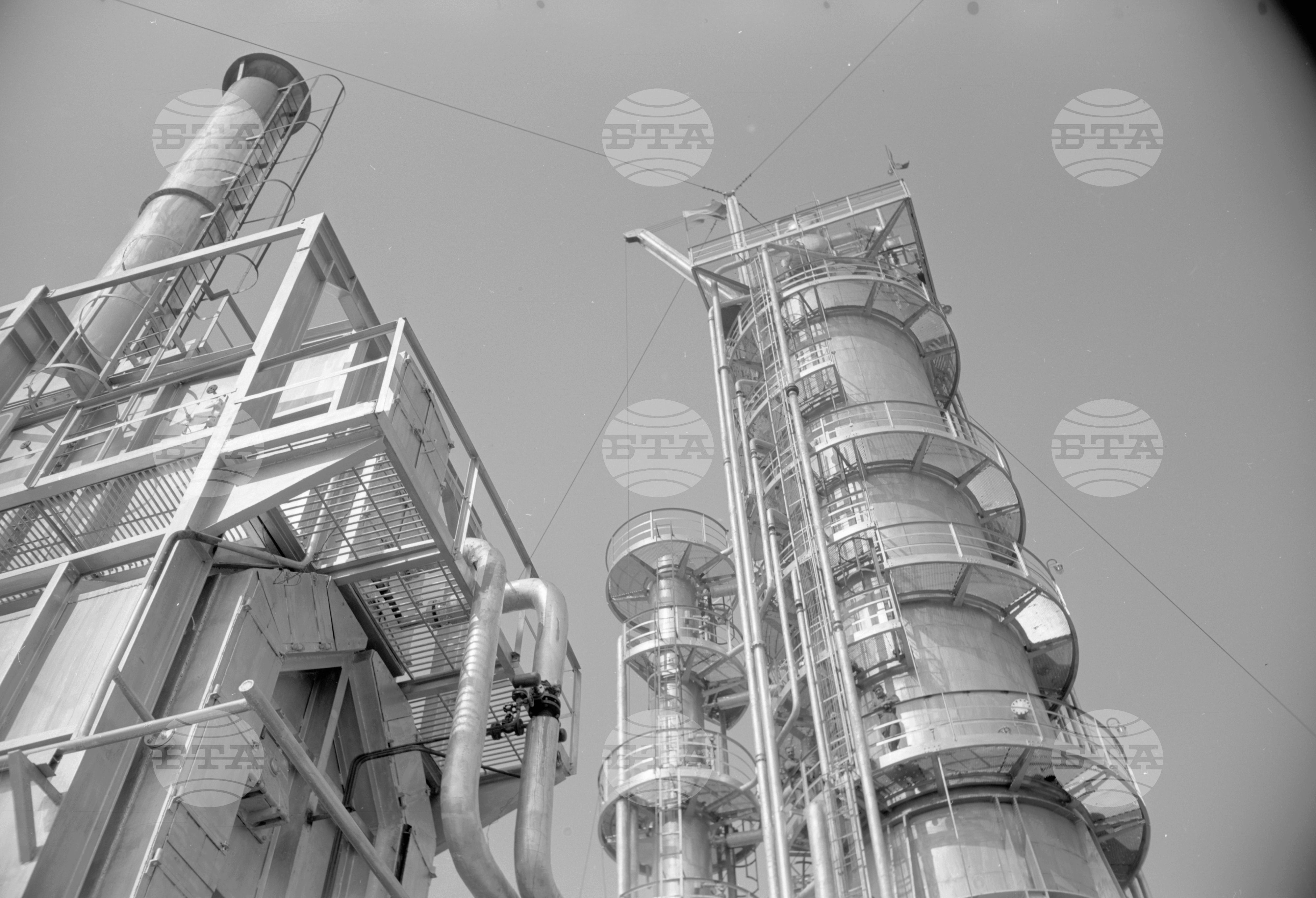 Нова инсталация за дестилиране на нефт в Русе