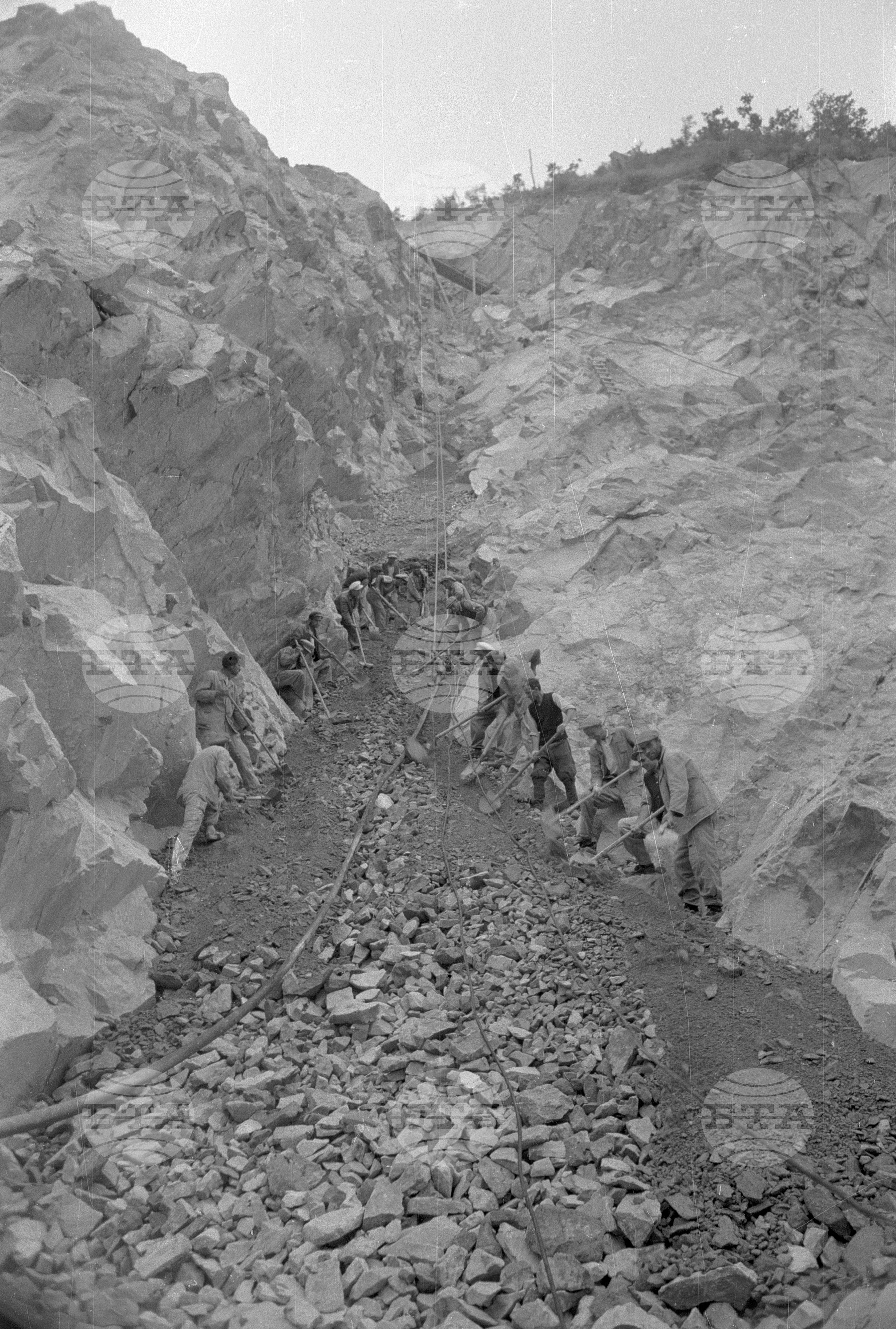 Язовир "Сталин" - снимки от изграждането му през 1952 година